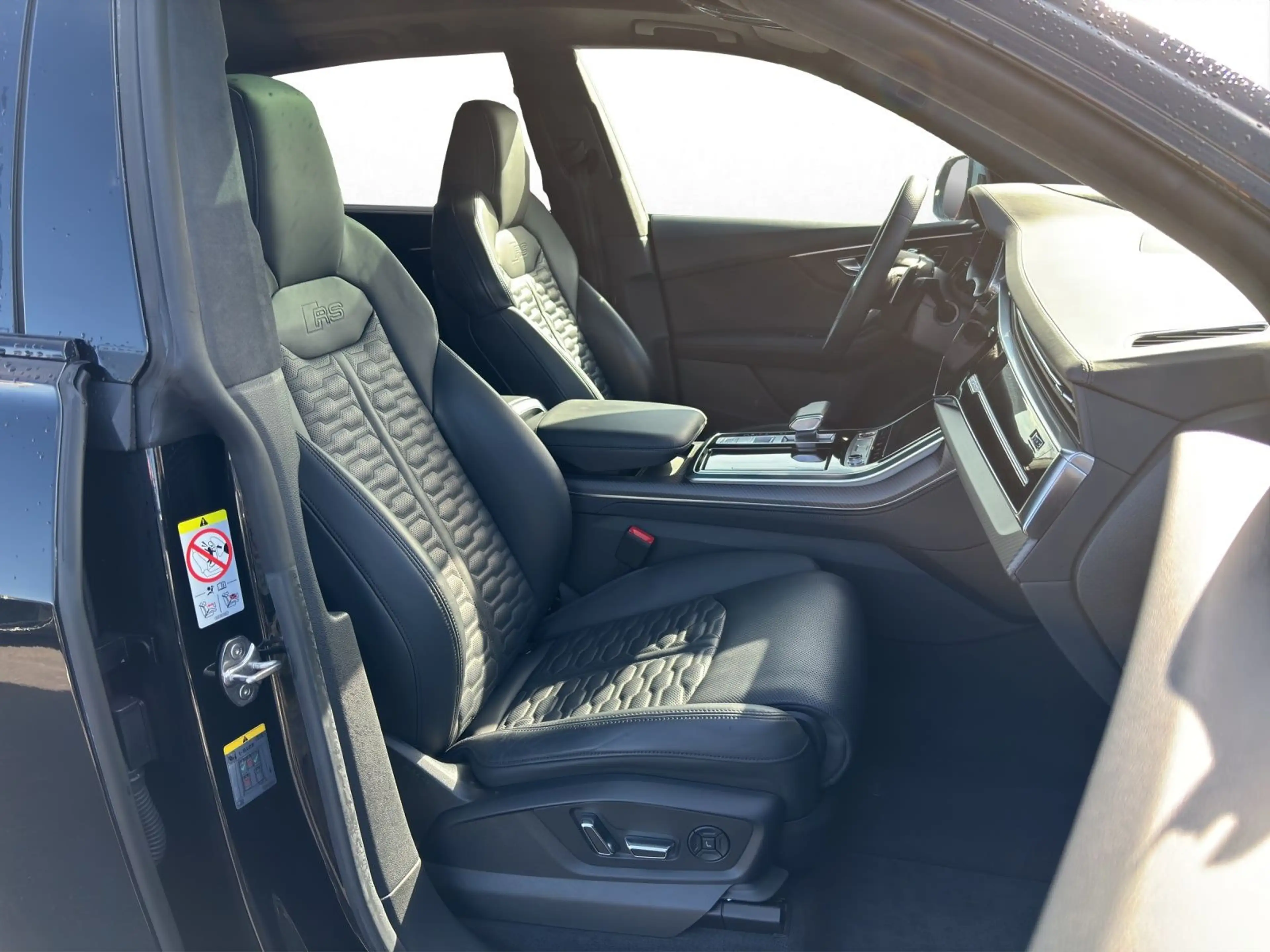 Audi RS Q8 *RS ESSENTIALS*KERAMIK*305 KM/H*RS-ABGAS* — photo 4