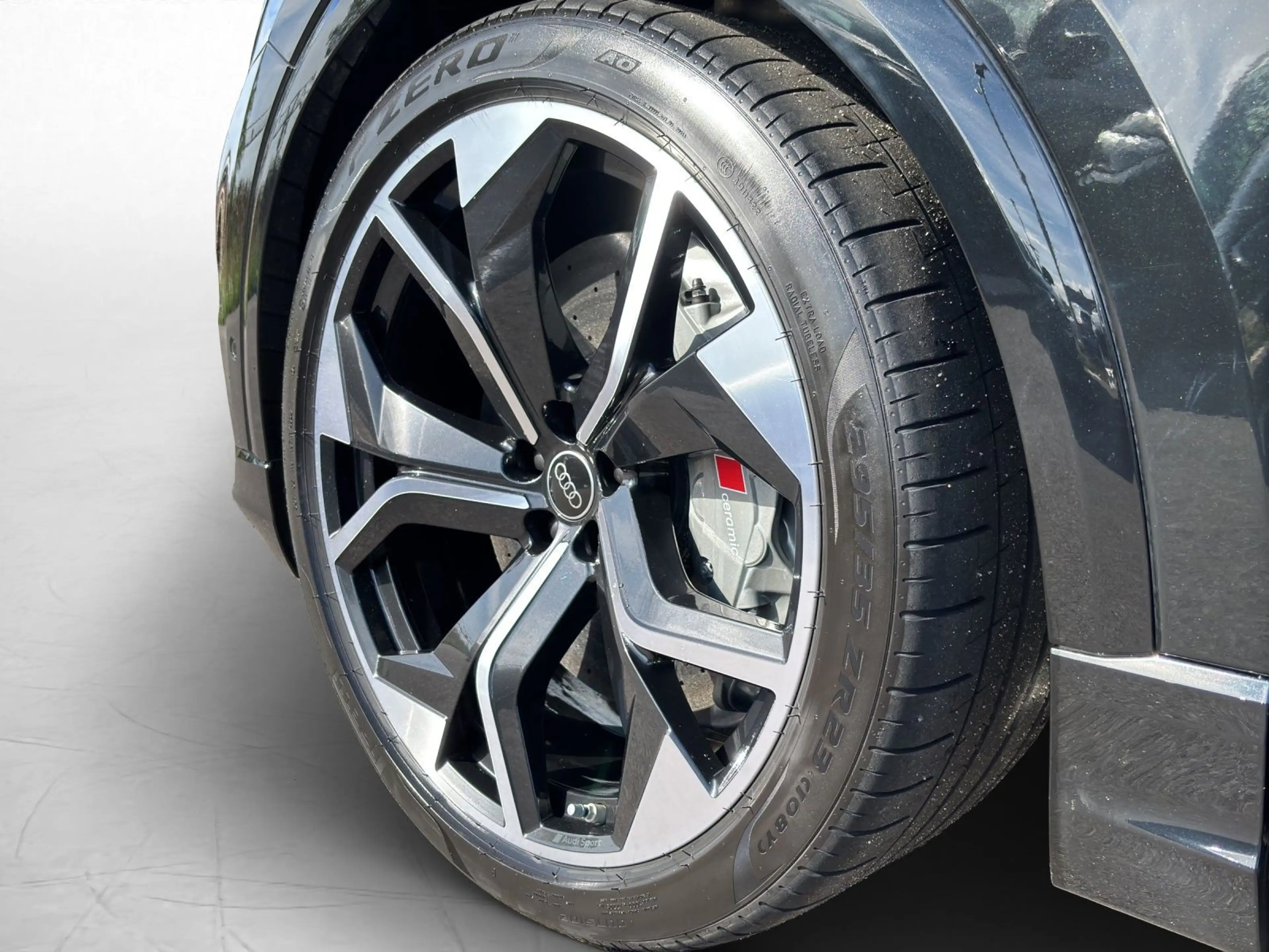 Audi RS Q8 *RS ESSENTIALS*KERAMIK*305 KM/H*RS-ABGAS* — photo 13