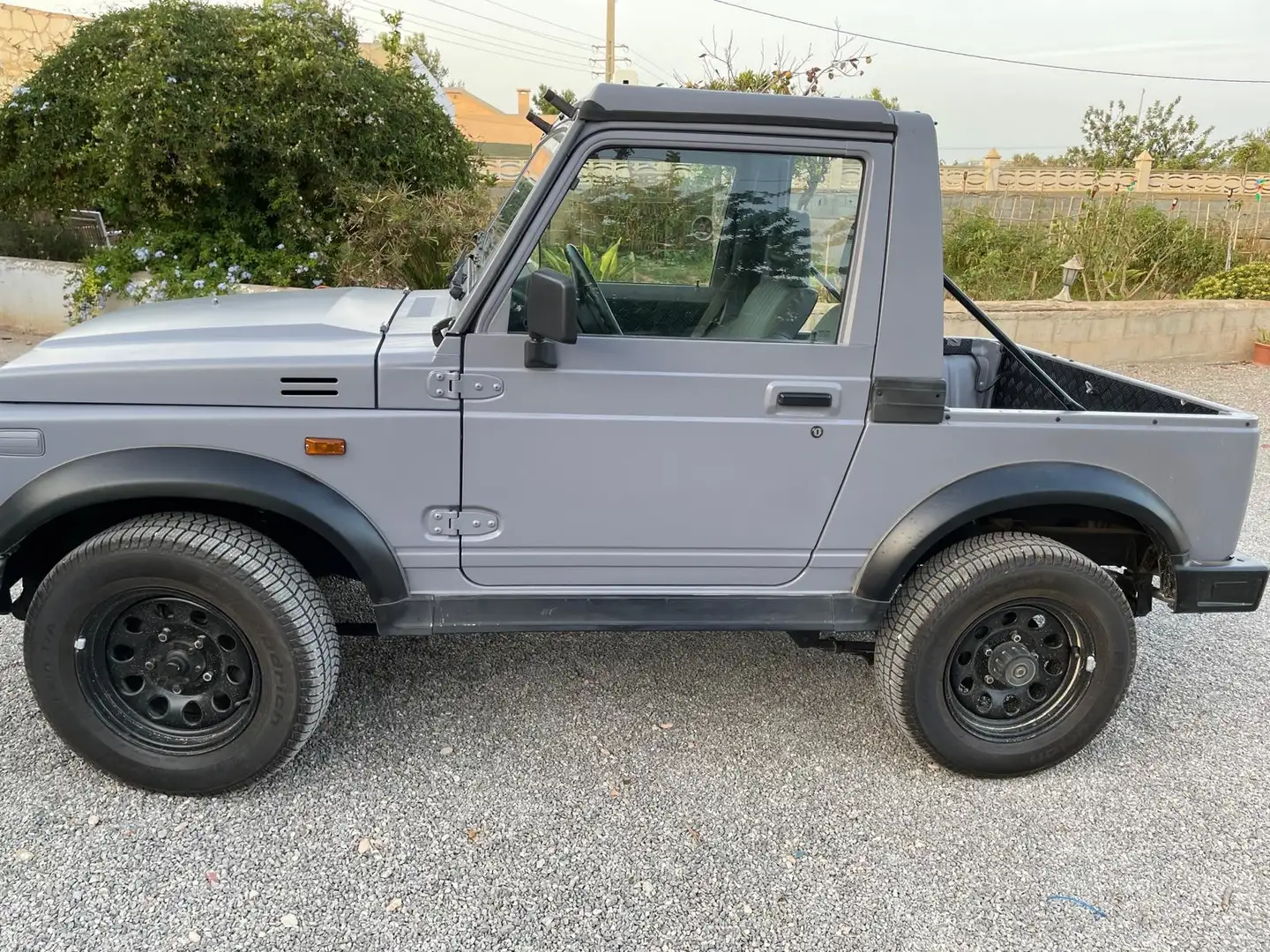 Suzuki Samurai Samurai 1.0 Techo duro siva - 1
