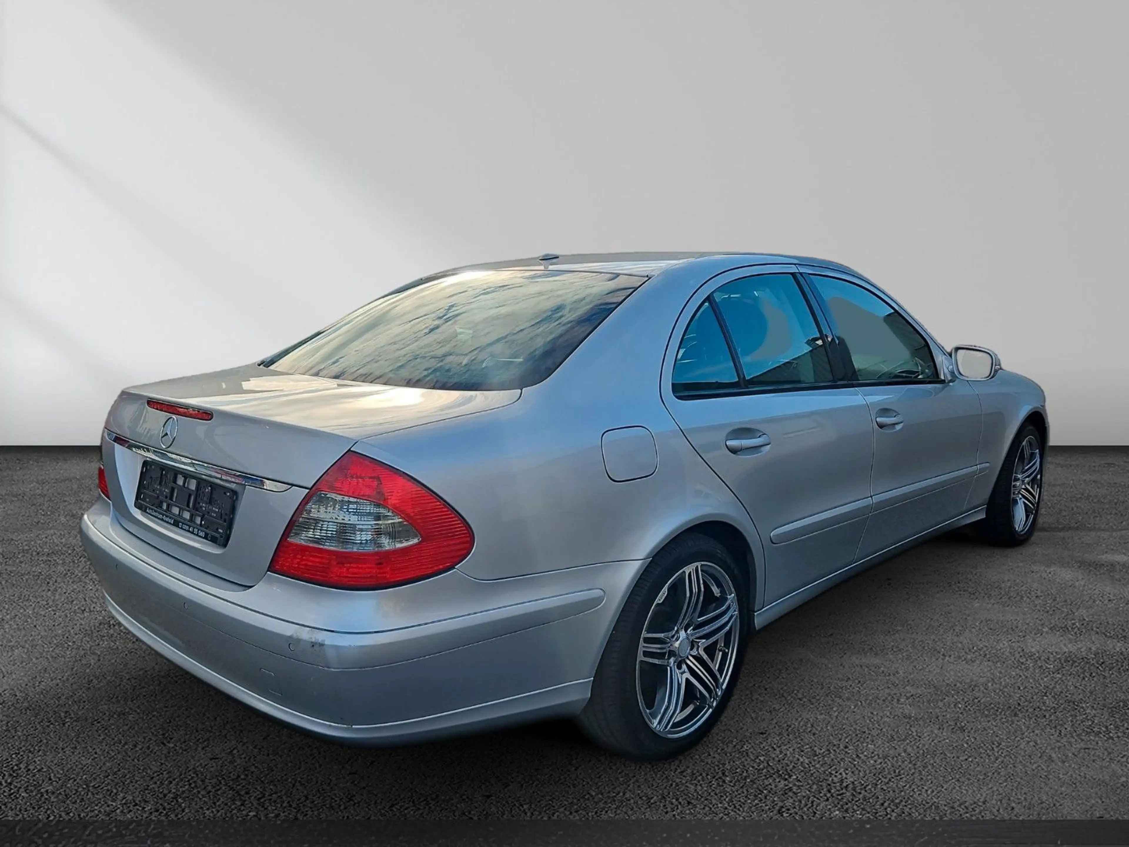 Mercedes-Benz E 200 E Lim. Kompressor*Navi*PDC V+H*AAC*Temp.* — photo 5