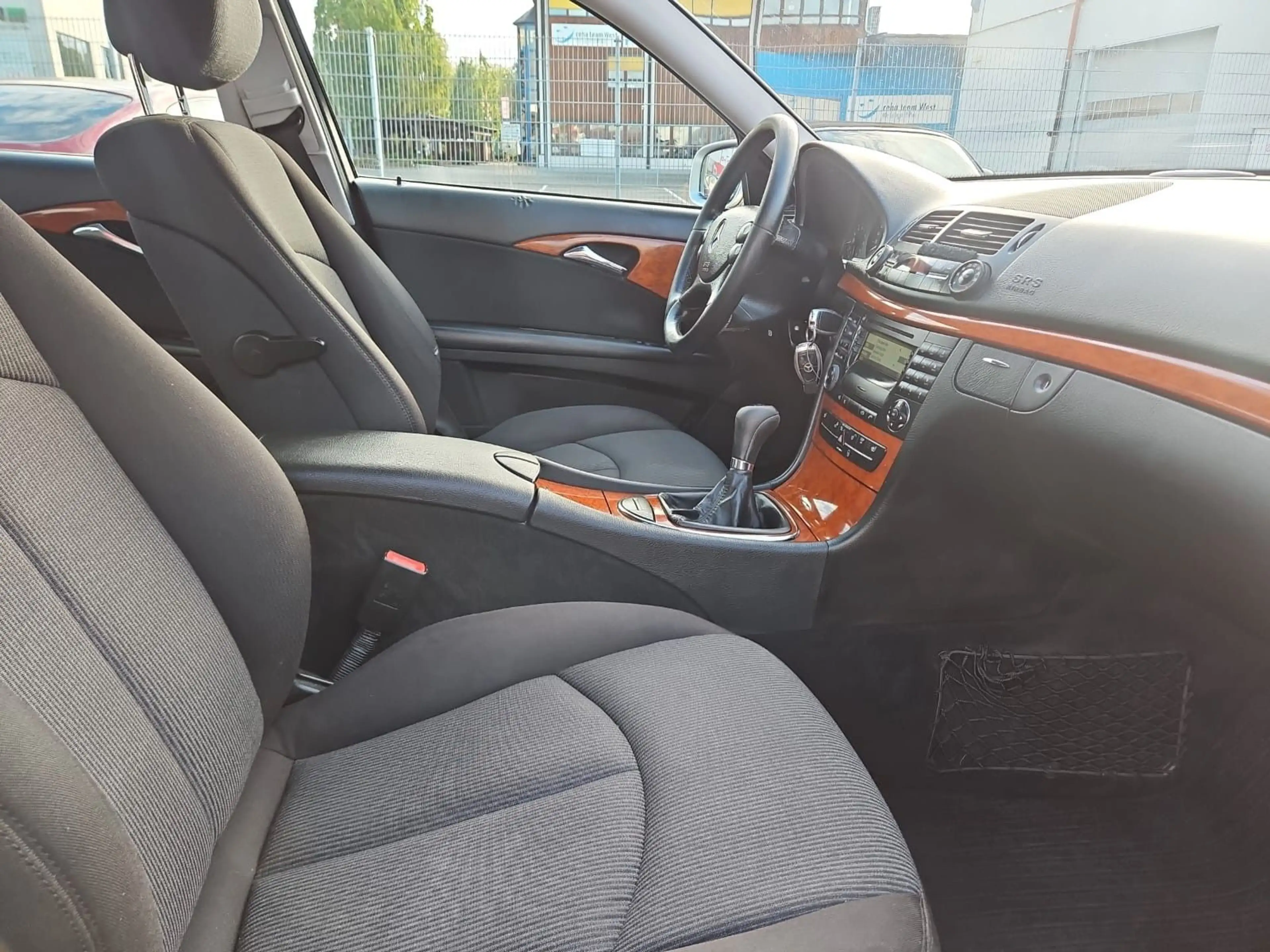 Mercedes-Benz E 200 E Lim. Kompressor*Navi*PDC V+H*AAC*Temp.* — photo 14