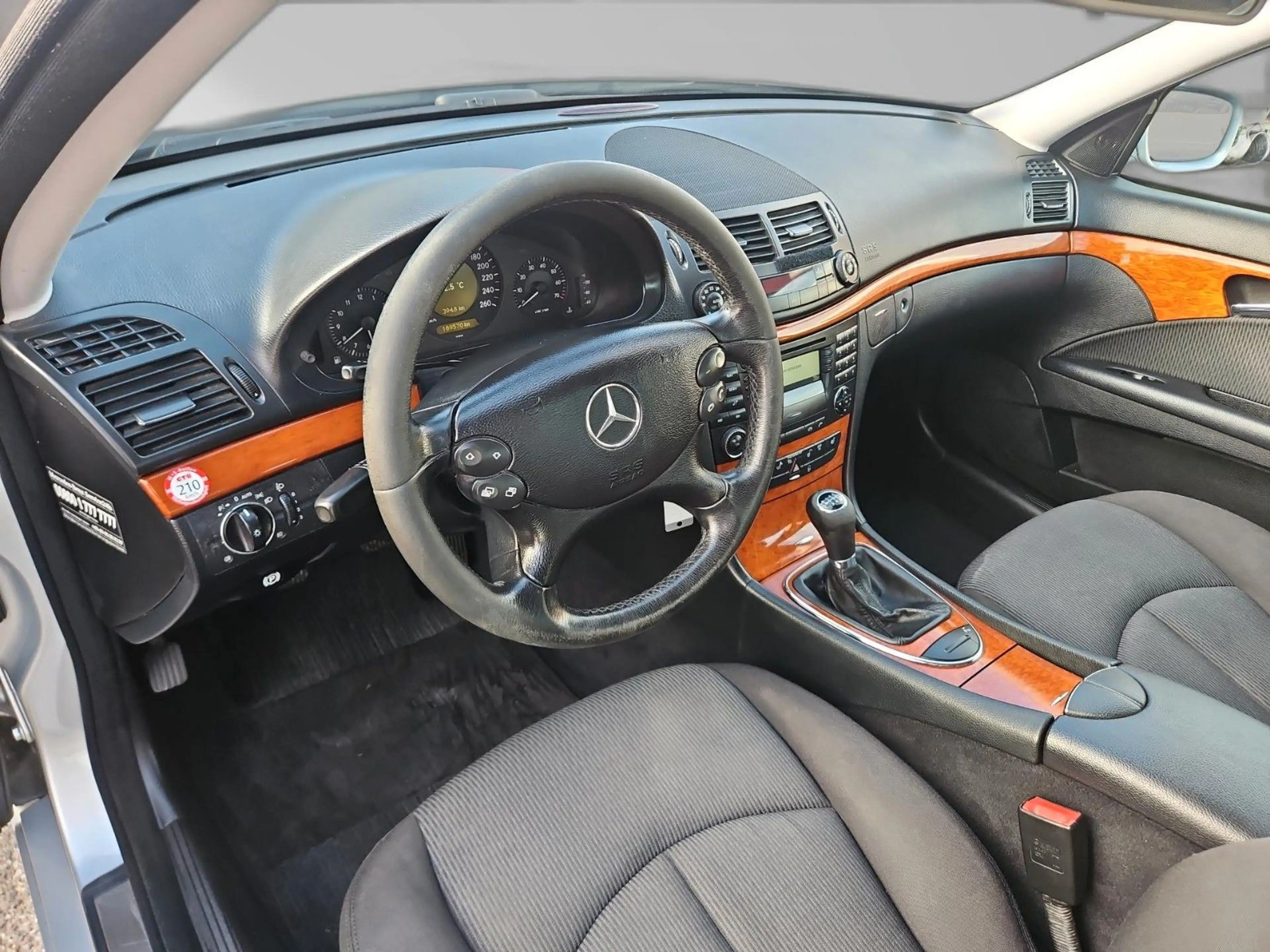Mercedes-Benz E 200 E Lim. Kompressor*Navi*PDC V+H*AAC*Temp.* — photo 9