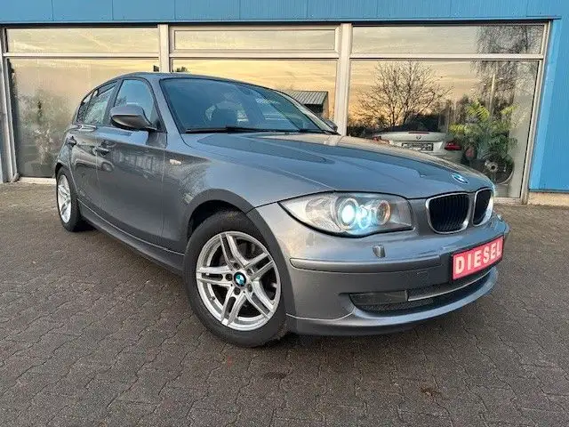 BMW 120 d Lim. Sport/Bi-Xenon/Sitzhzg/Tempomat/PDC