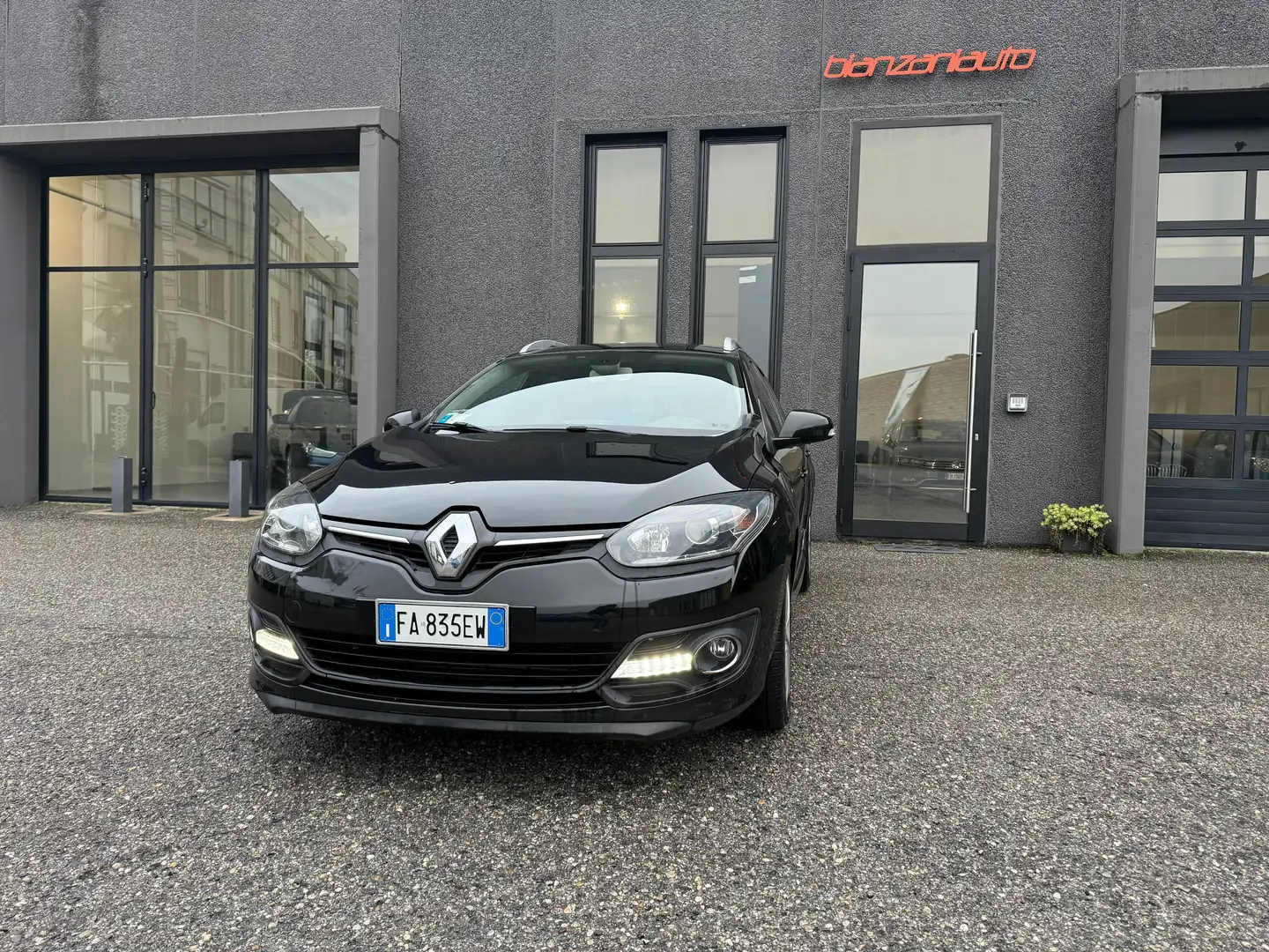 Renault Megane 1.5 DCI AUTO Nero - 1