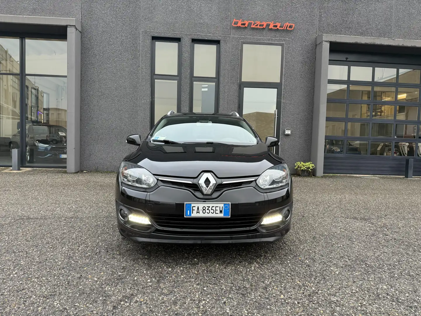 Renault Megane 1.5 DCI AUTO Nero - 2
