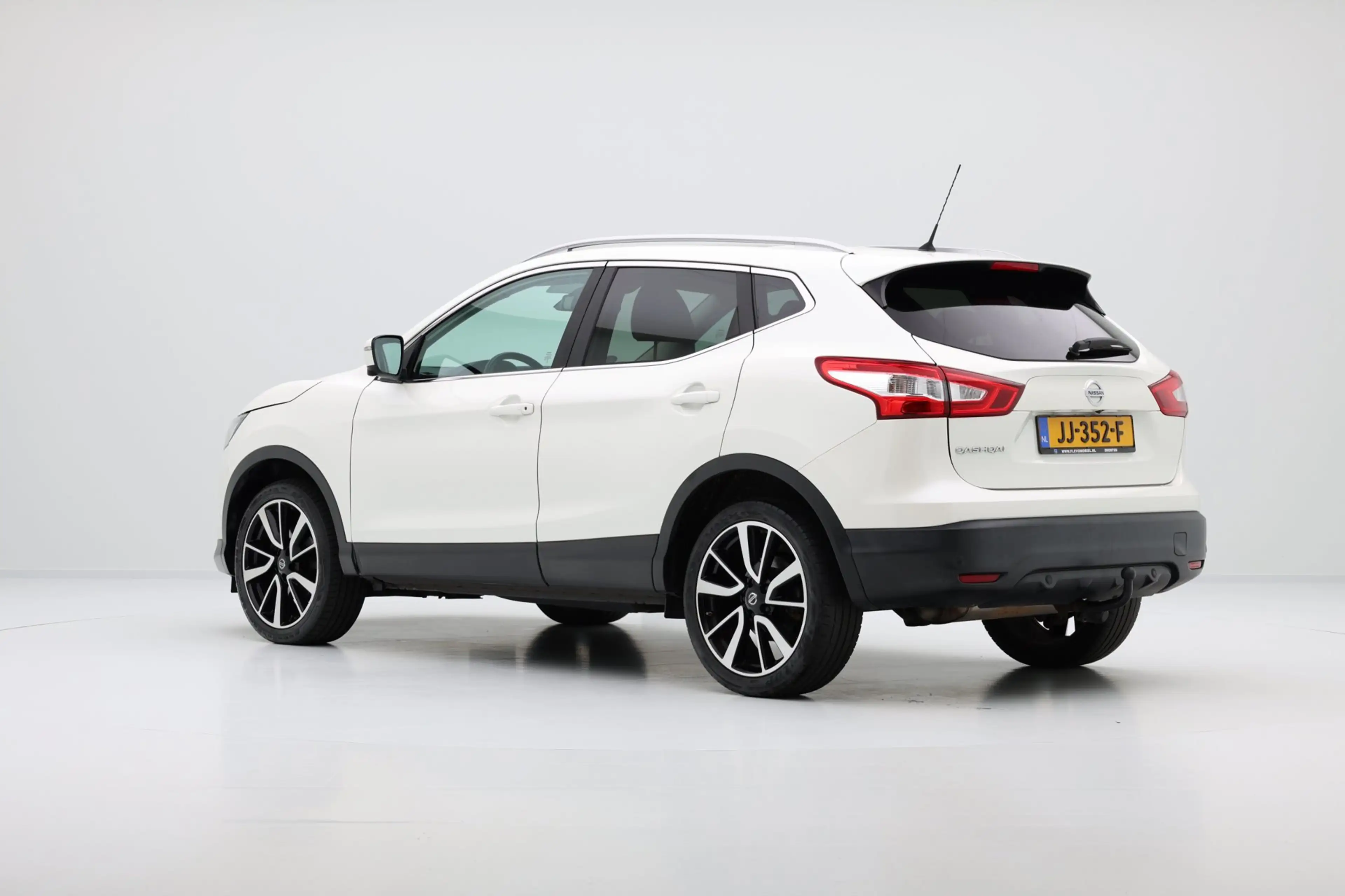 Nissan Qashqai 1.2 Tekna Pano|Leder|Cam|ParkAssist|LMV — photo 34