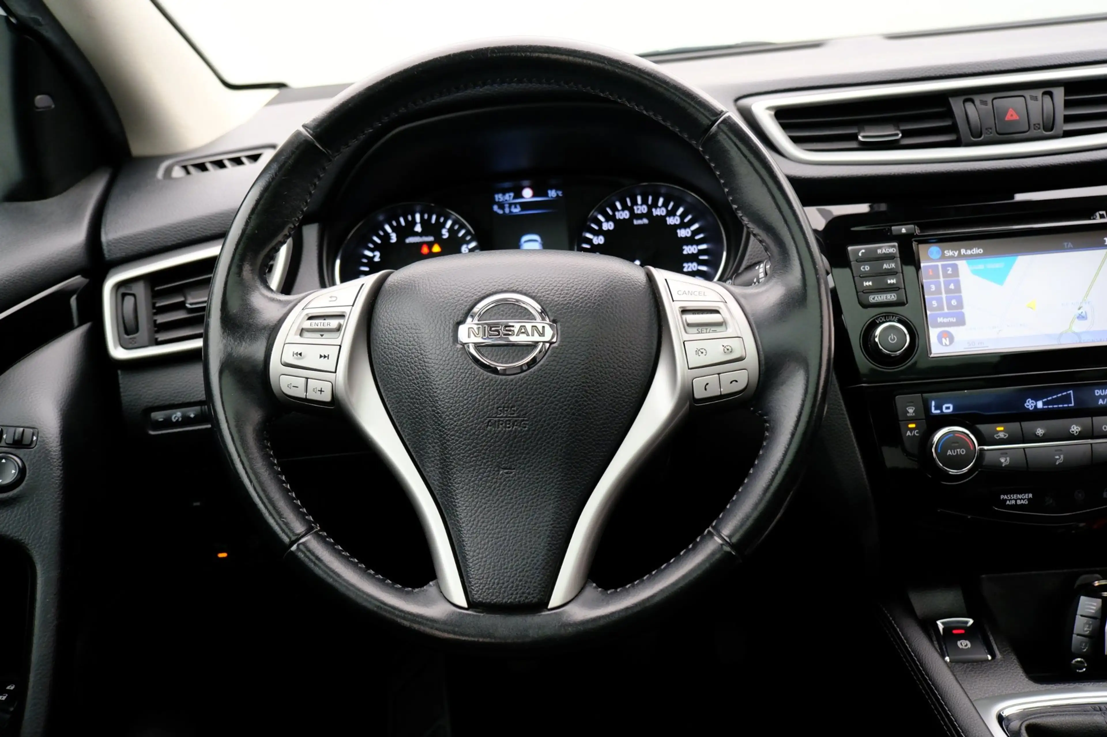 Nissan Qashqai 1.2 Tekna Pano|Leder|Cam|ParkAssist|LMV — photo 9