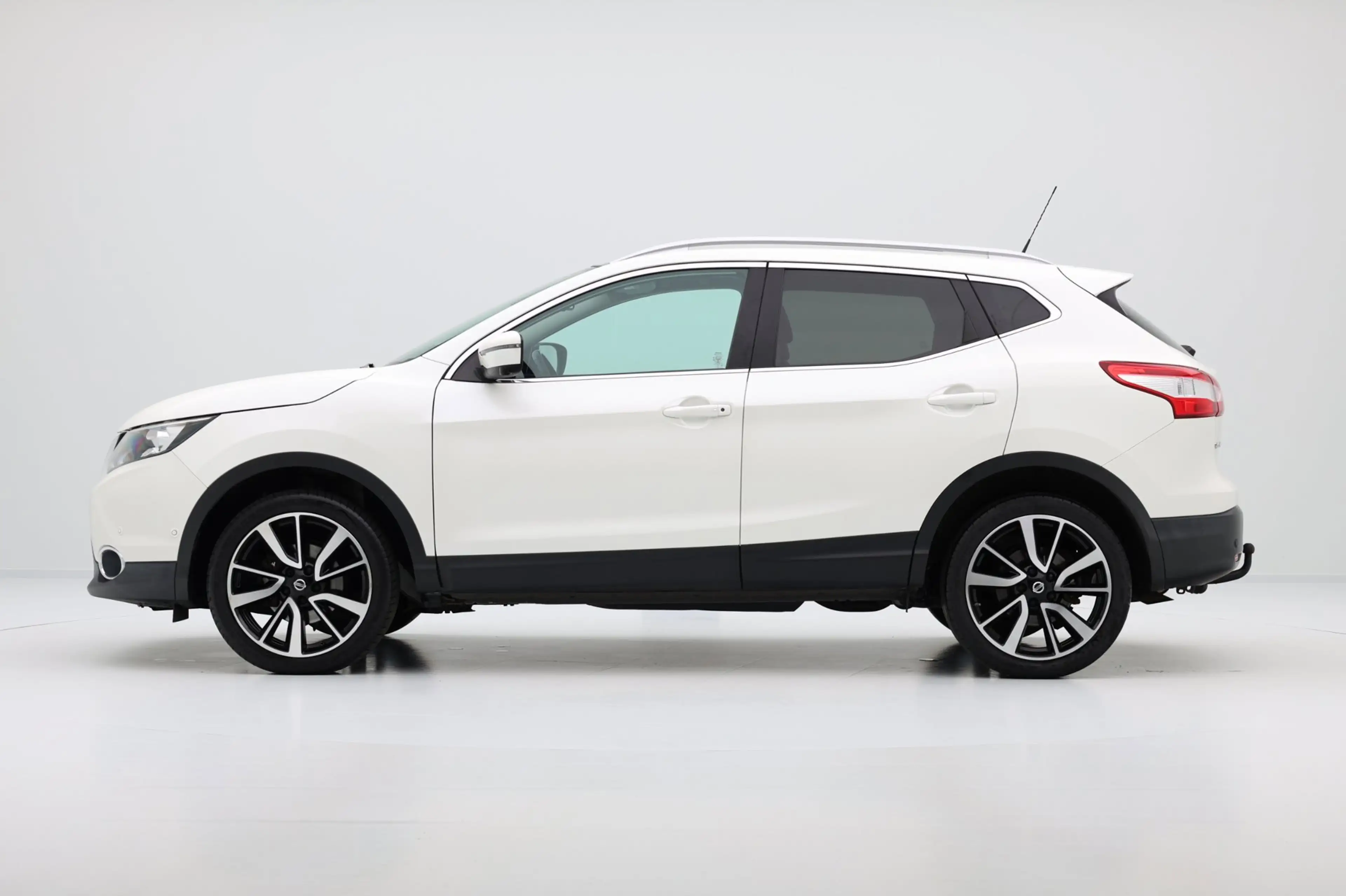 Nissan Qashqai 1.2 Tekna Pano|Leder|Cam|ParkAssist|LMV — photo 32