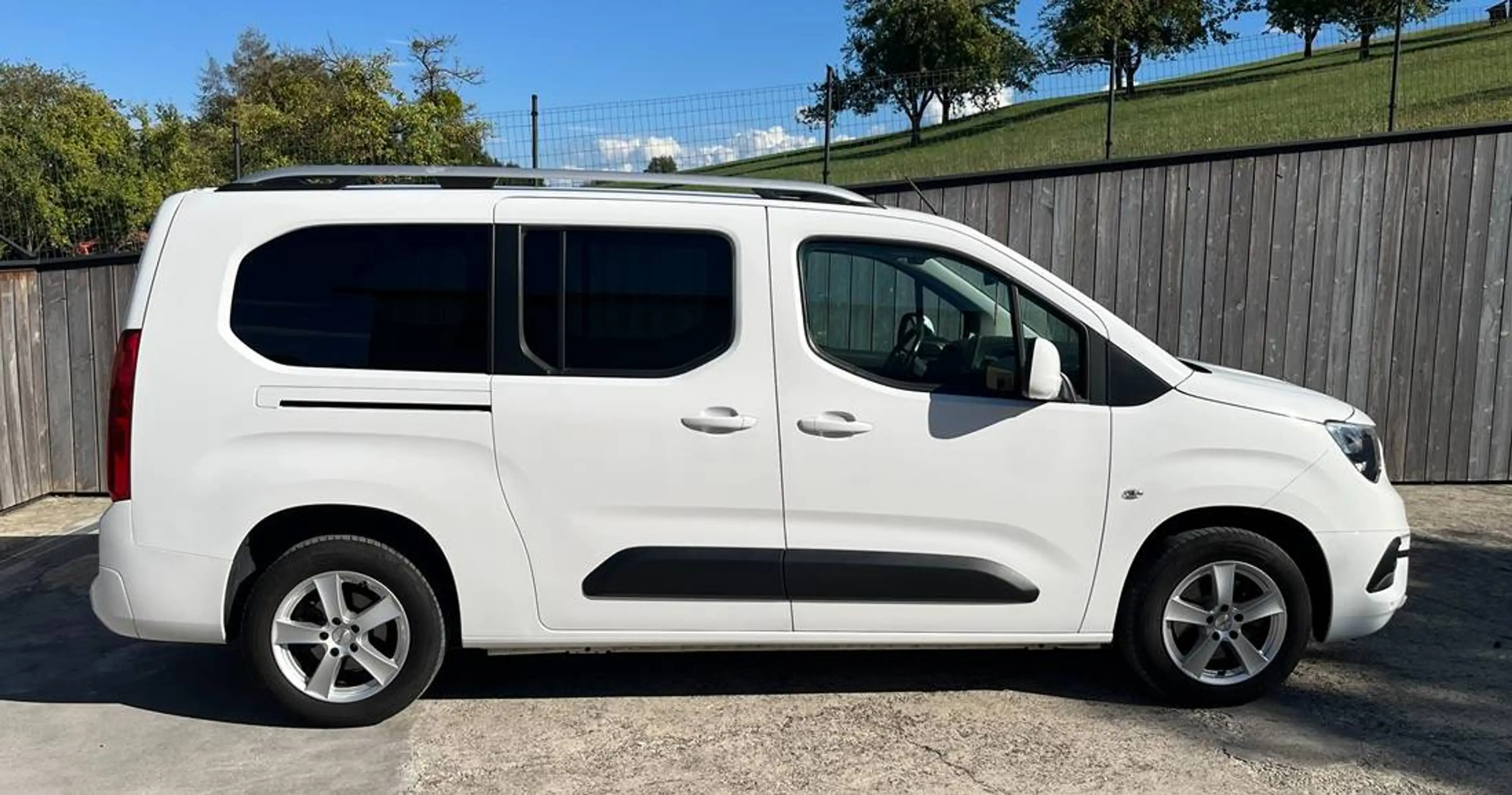 Opel Combo Edition Life — photo 7