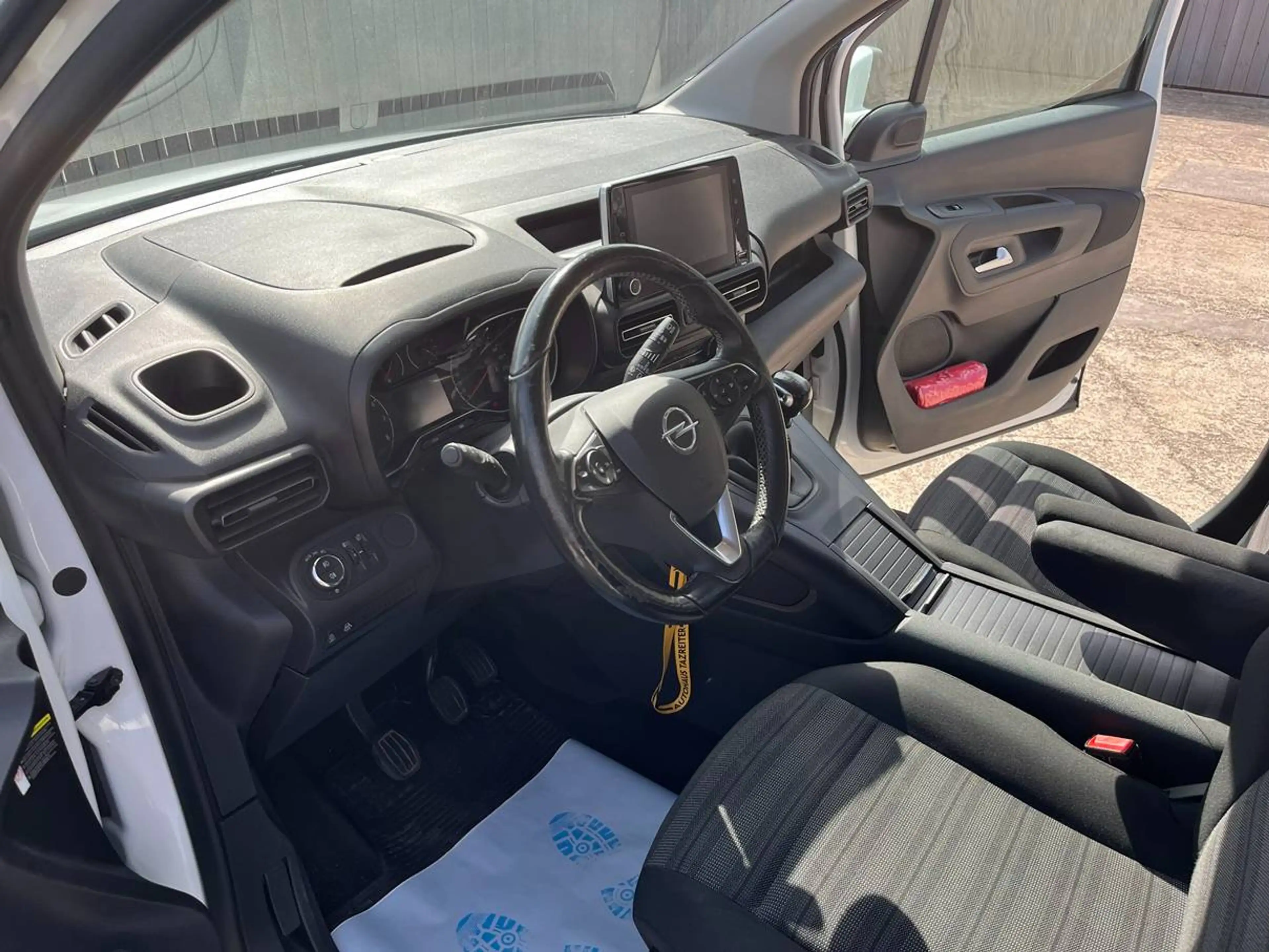 Opel Combo Edition Life — photo 10