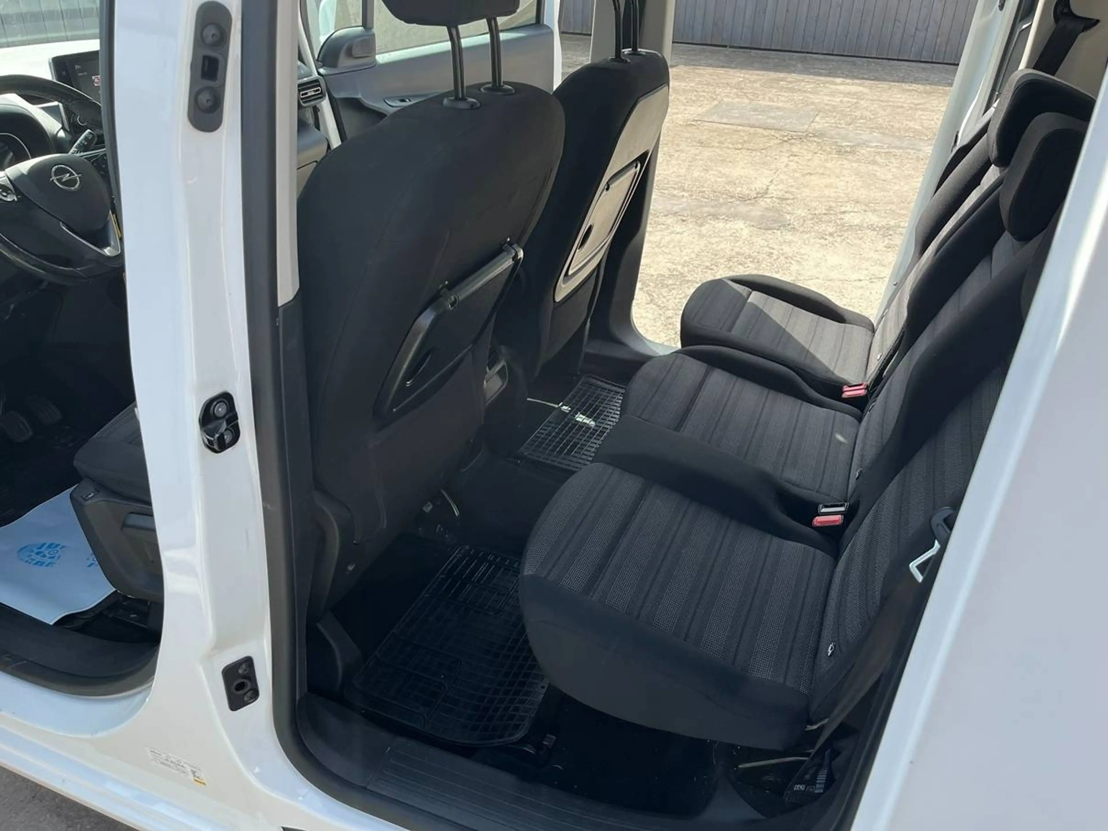 Opel Combo Edition Life — photo 13