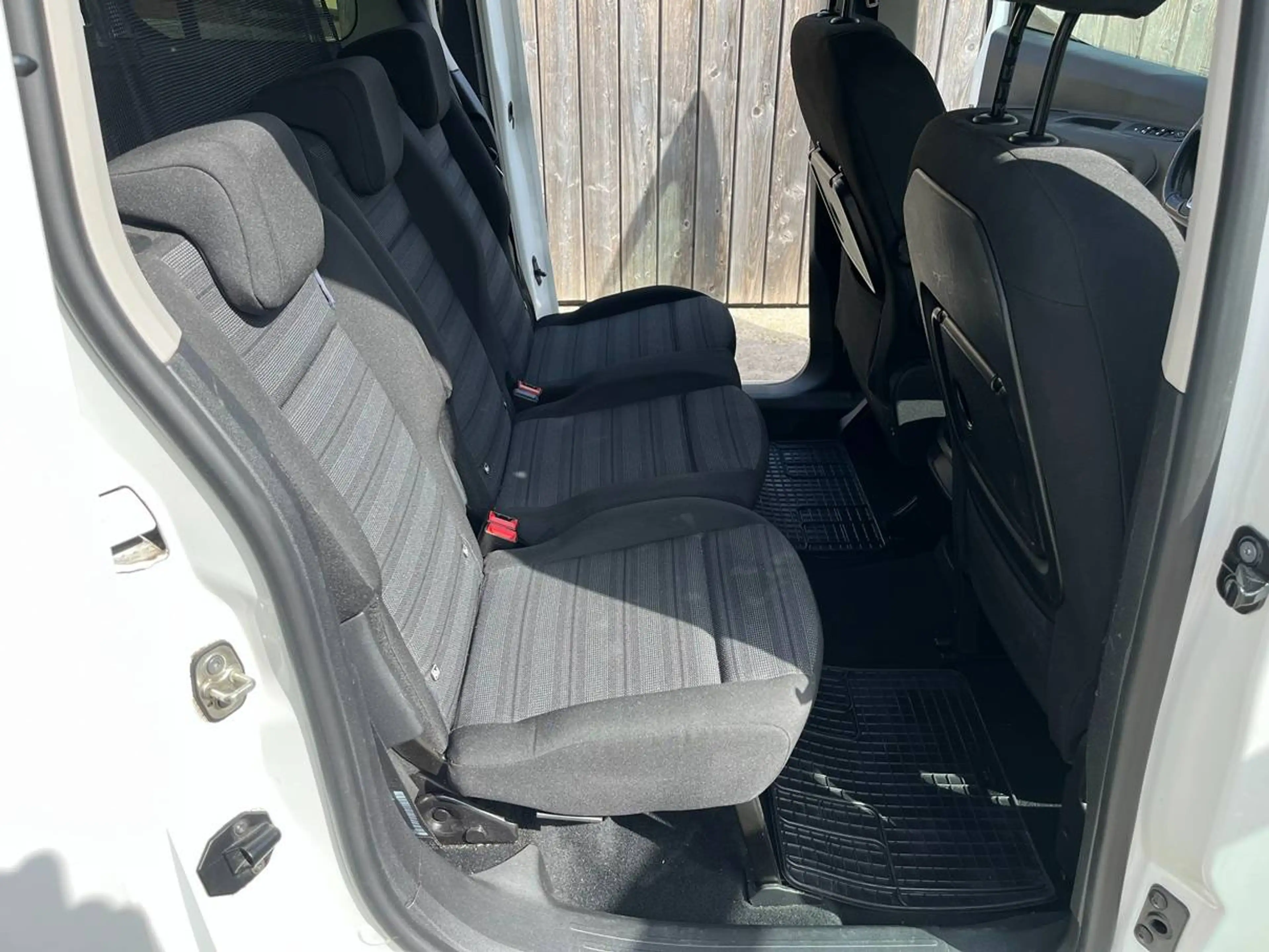 Opel Combo Edition Life — photo 15