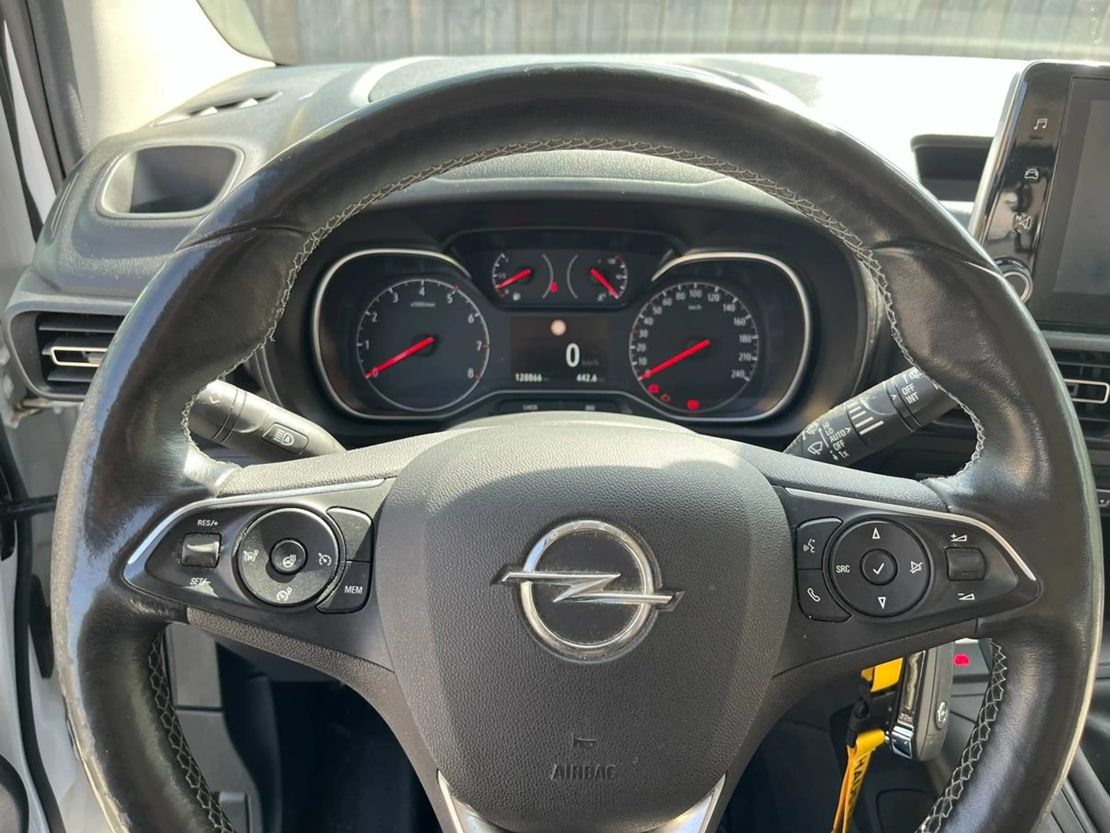 Opel Combo Edition Life — photo 11