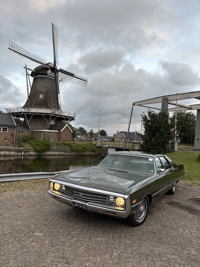 Chrysler New Yorker Newport - 1