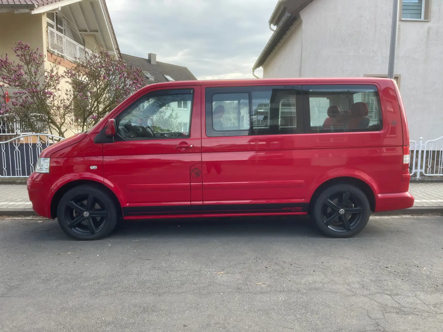 Volkswagen T5 Multivan AXD-Motor,Getriebe überholt,Klima,PDE-Brücke Rot - 1