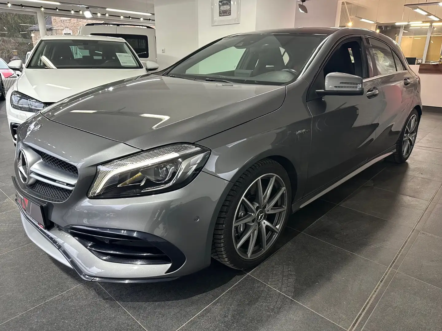 Mercedes-Benz A 45 AMG A -KLASSE  4Matic /Pano/Carplay/LED/Nav Grau - 1