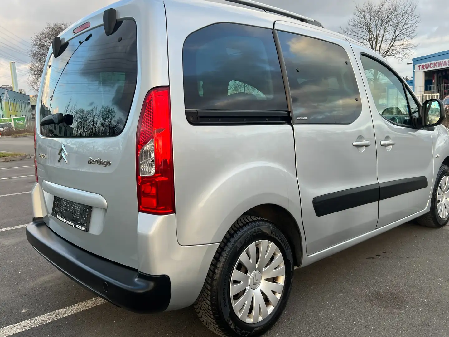 Citroen Berlingo Advance Silber - 2