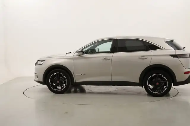 DS Automobiles DS 7 Crossback view 2