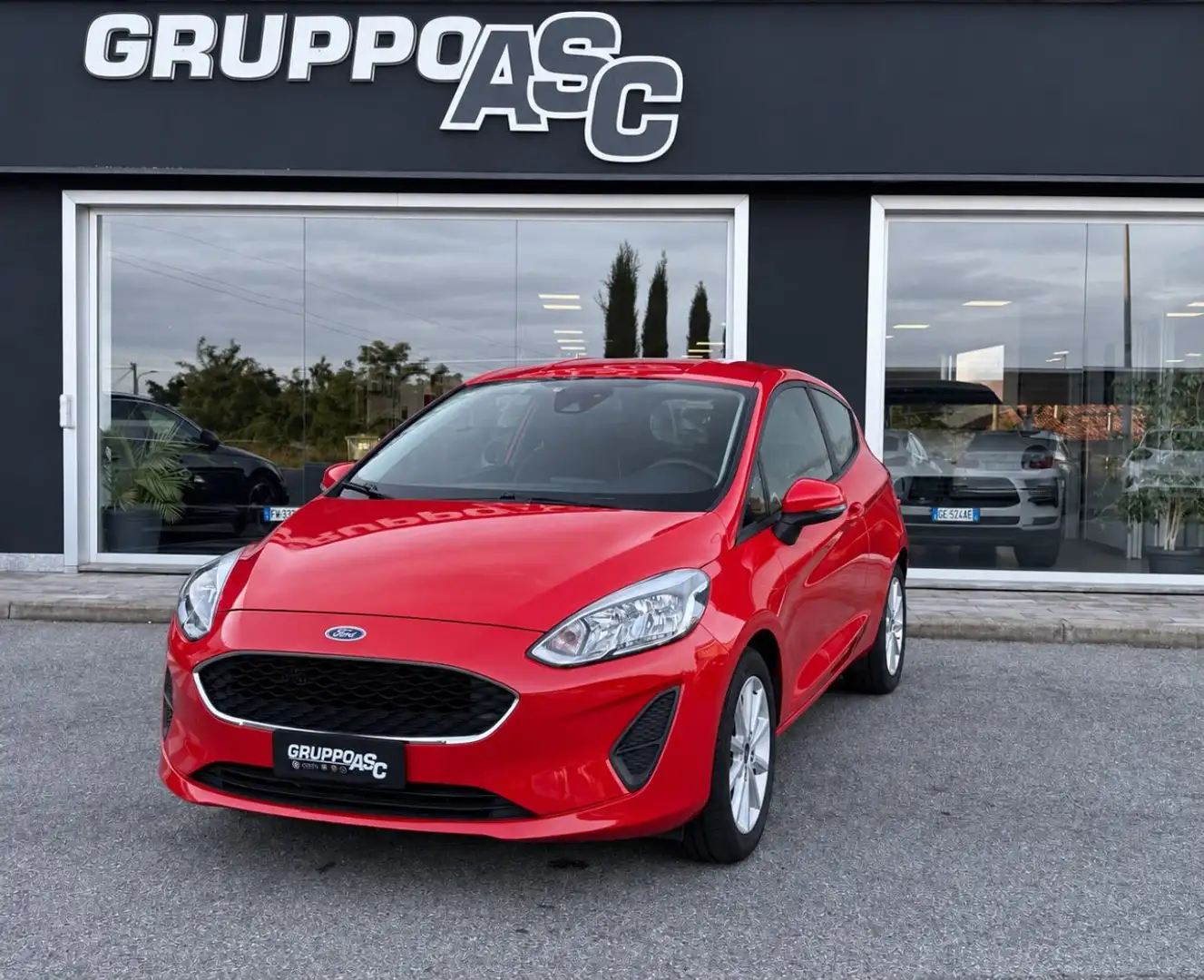 Ford Fiesta 1.5 tdci Titanium 85cv ADATTA NEOPATENTATI Rojo - 1
