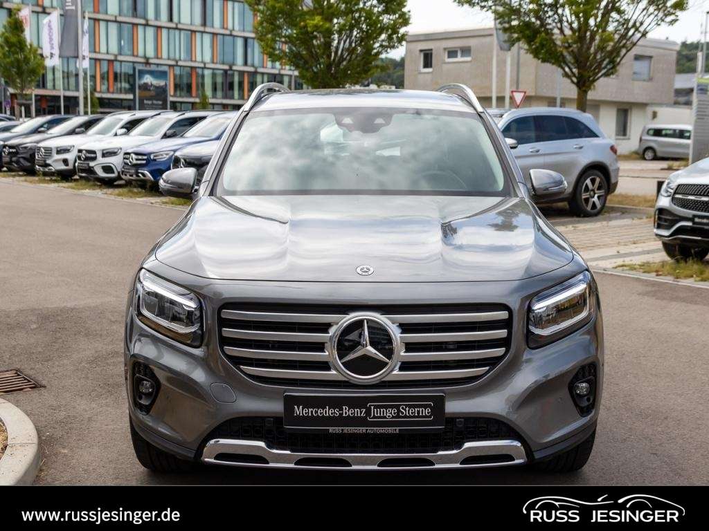 Mercedes-Benz GLB 220