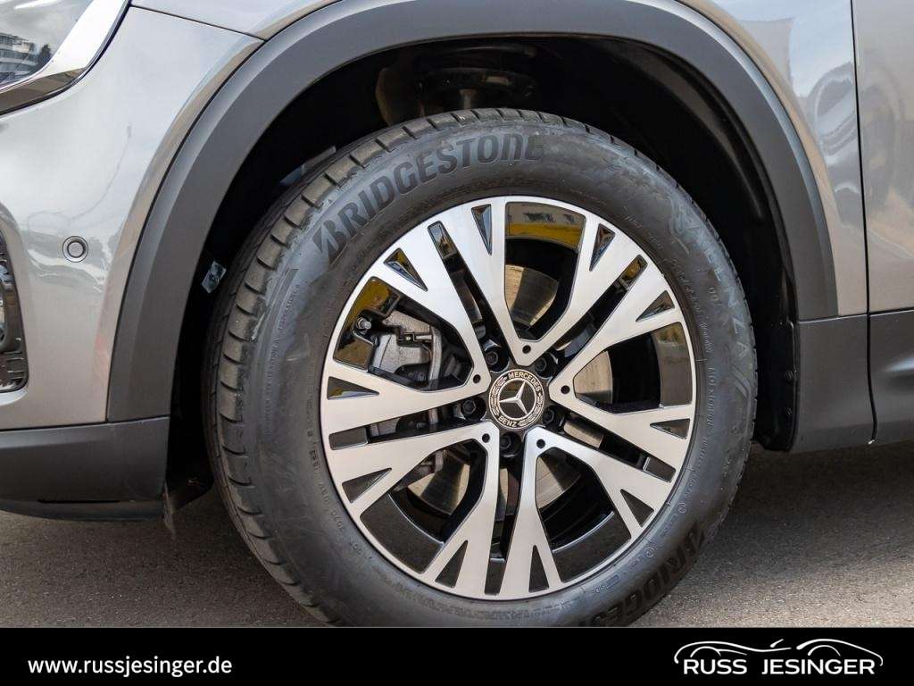Mercedes-Benz GLB 220