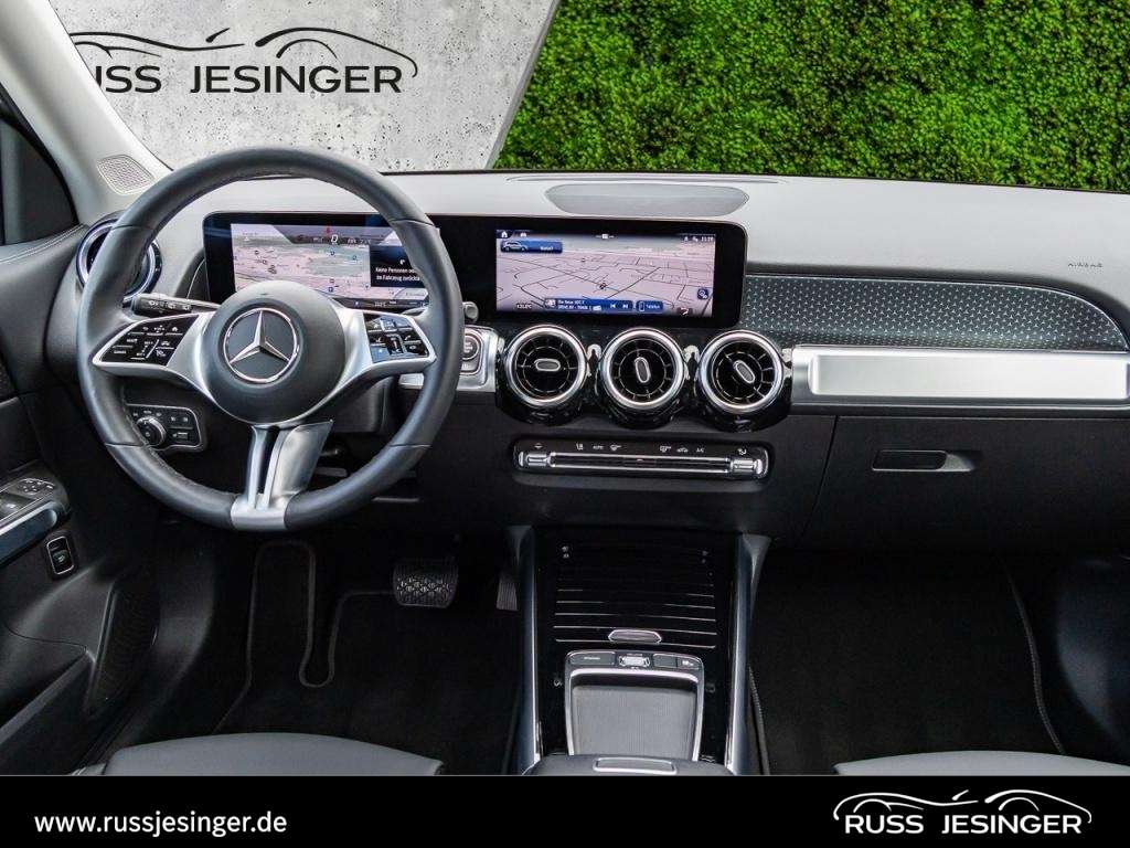 Mercedes-Benz GLB 220