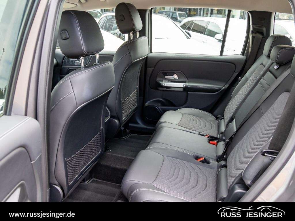 Mercedes-Benz GLB 220