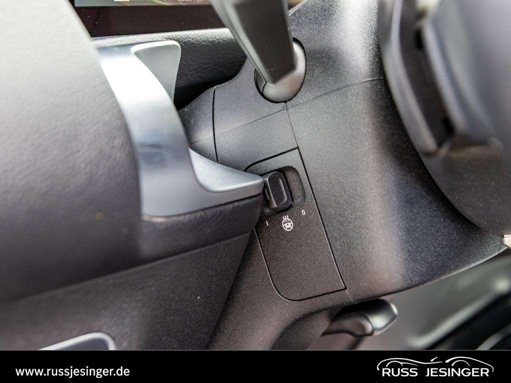 Mercedes-Benz GLB 220