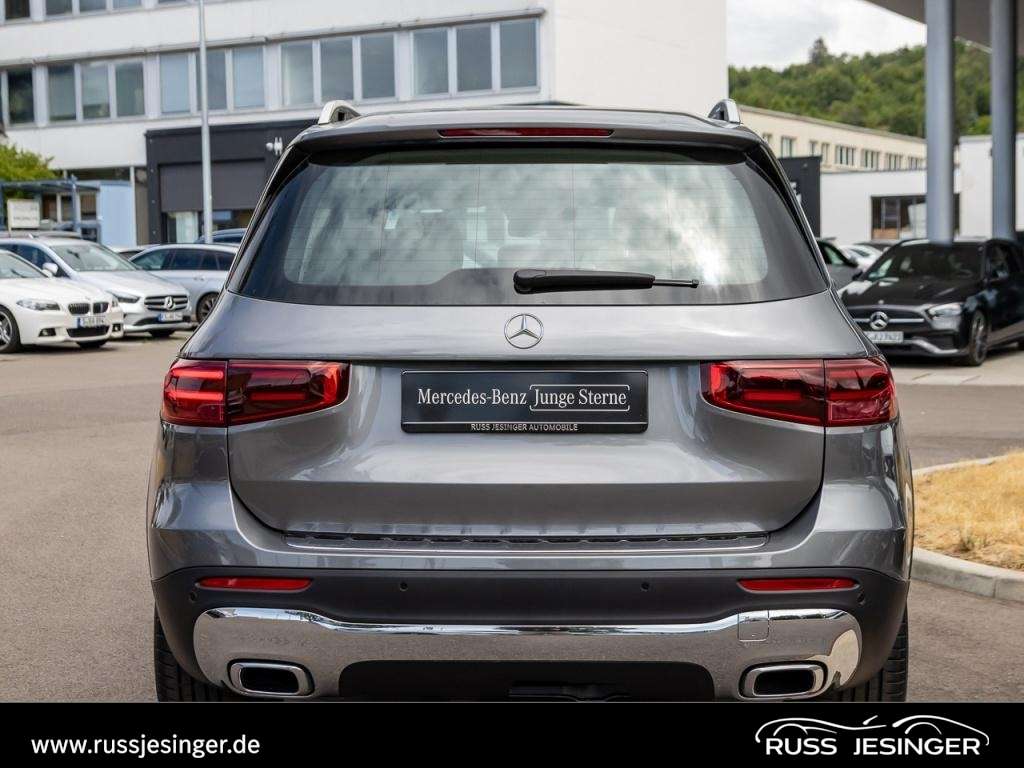 Mercedes-Benz GLB 220