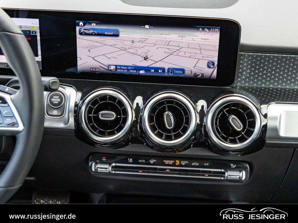 Mercedes-Benz GLB 220