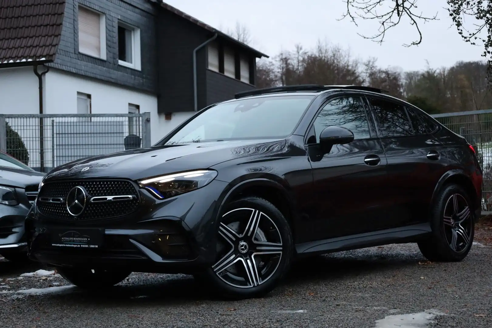 Mercedes-Benz GLC 300 Coupe 4M AMG-LINE/PANO/360°/VOLL/HUD/ACC Grau - 1