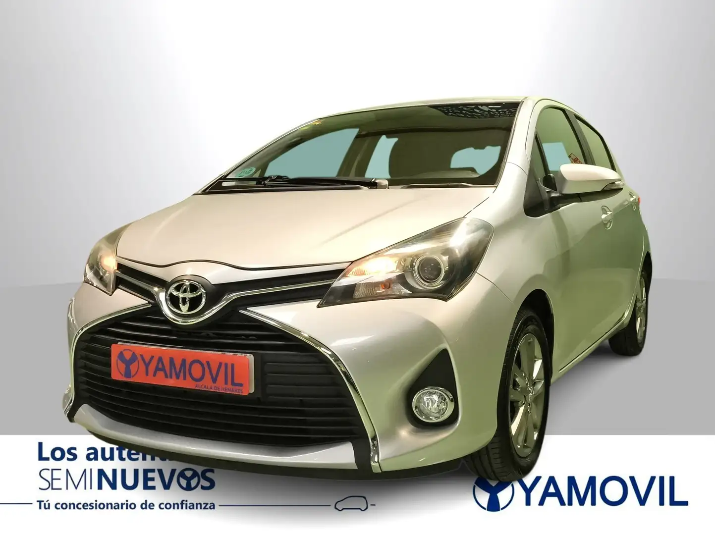 Toyota Yaris 1.3 Active MultiDrive Plateado - 1