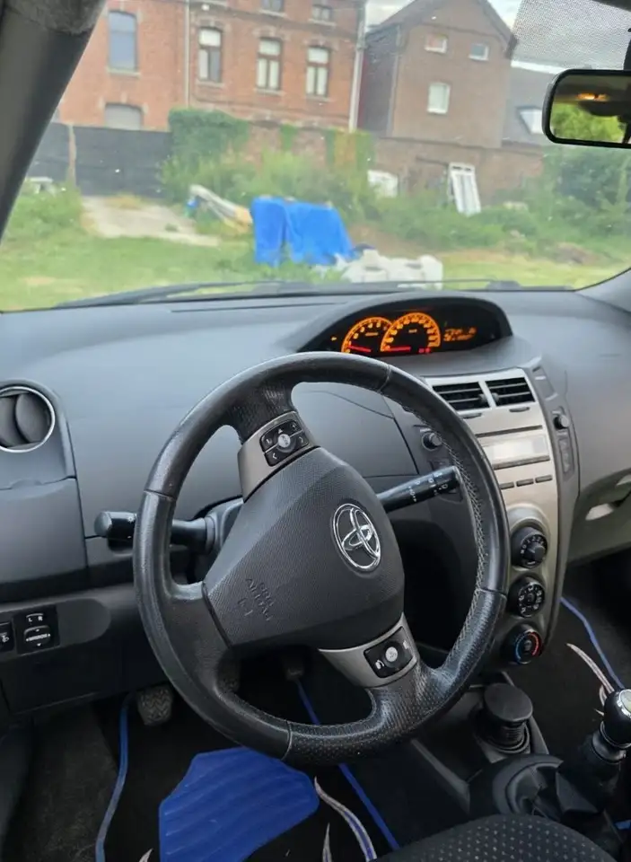 Toyota Yaris Yaris — photo 3