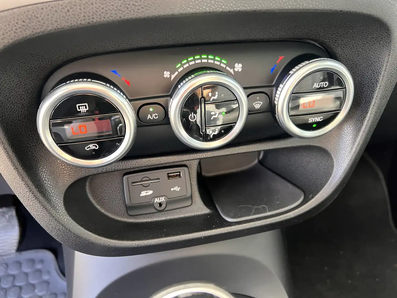 Fiat 500L снимка Fiat 500L