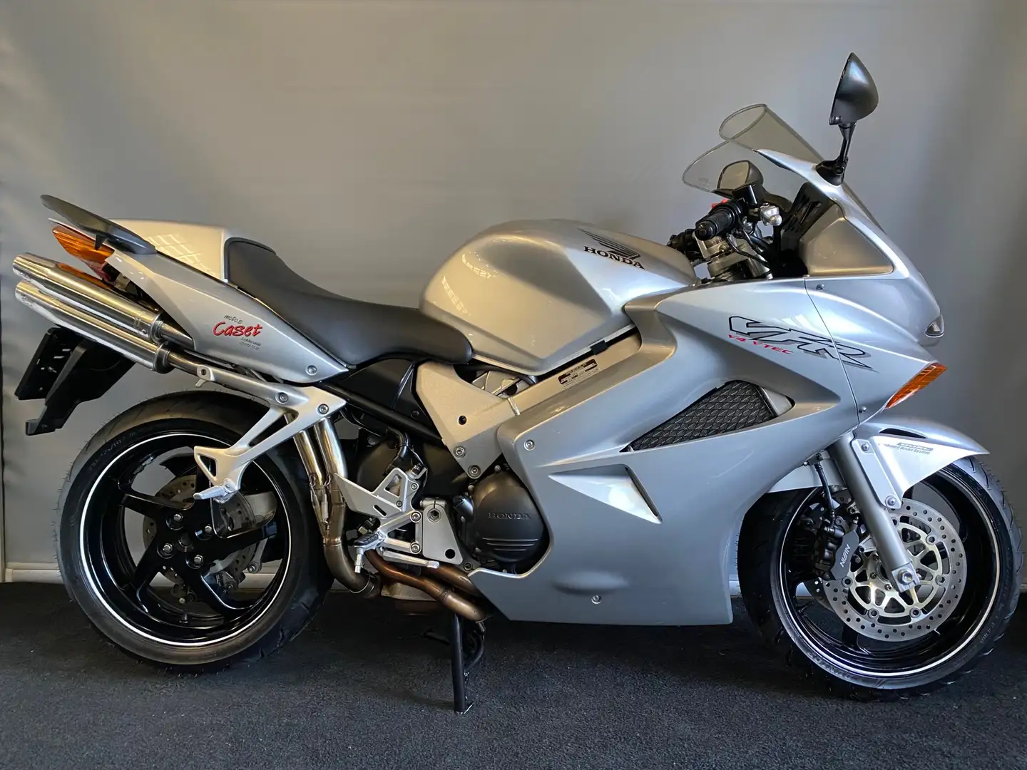 Honda VFR 800 HONDA VFR 800 V-TEC PERFECTE STAAT*** garantie *** Šedá - 1