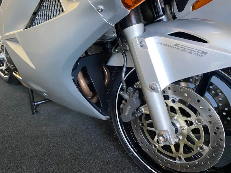 Honda VFR 800 - foto 5