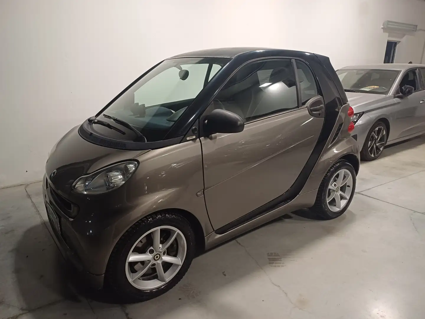 smart forTwo fortwo 1000 52 kW coupé passion Gris - 2