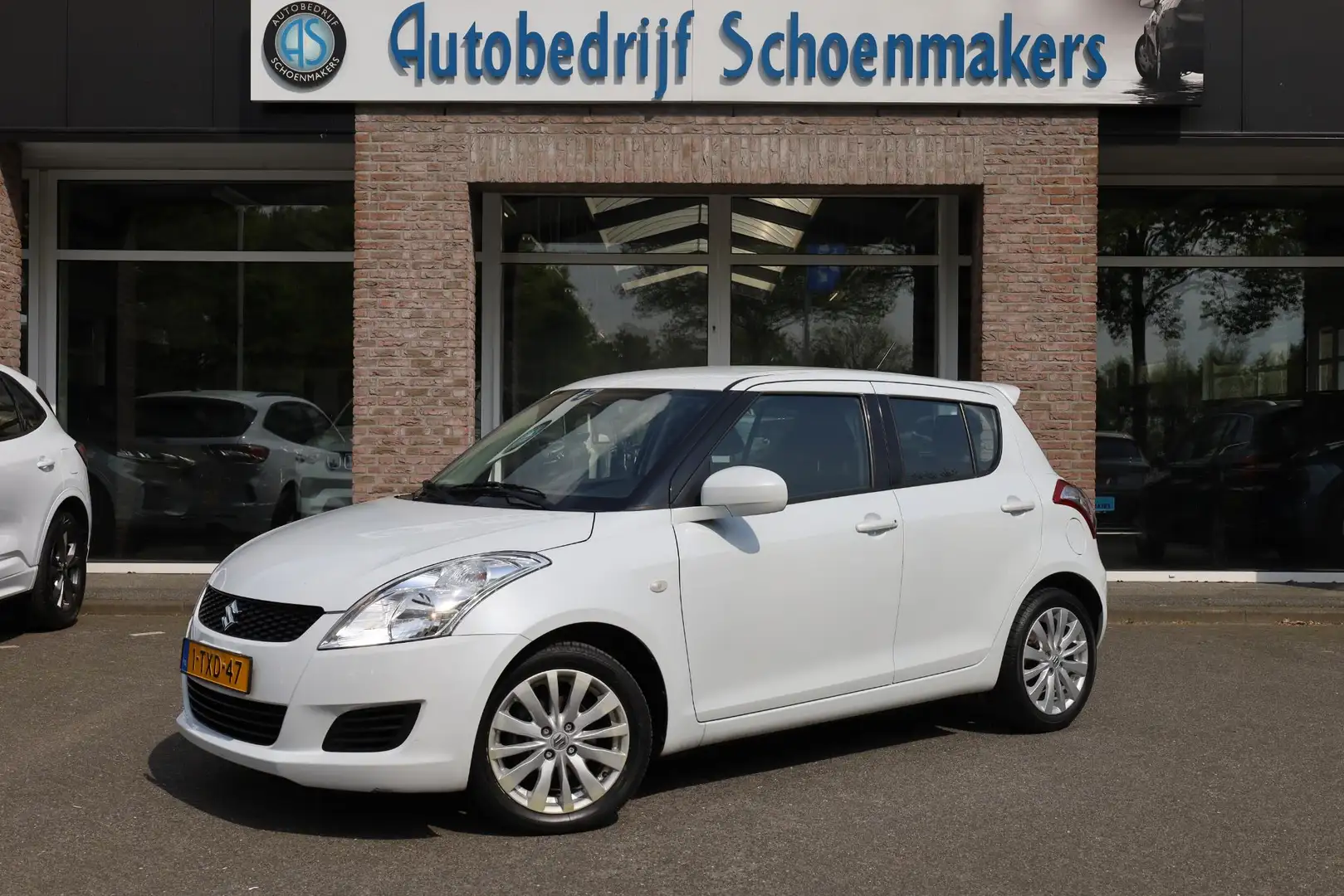 Suzuki Swift 1.2 Bandit EASSS CRUISE LMV NAP AIRCO 5-DEURS STOE Wit - 1
