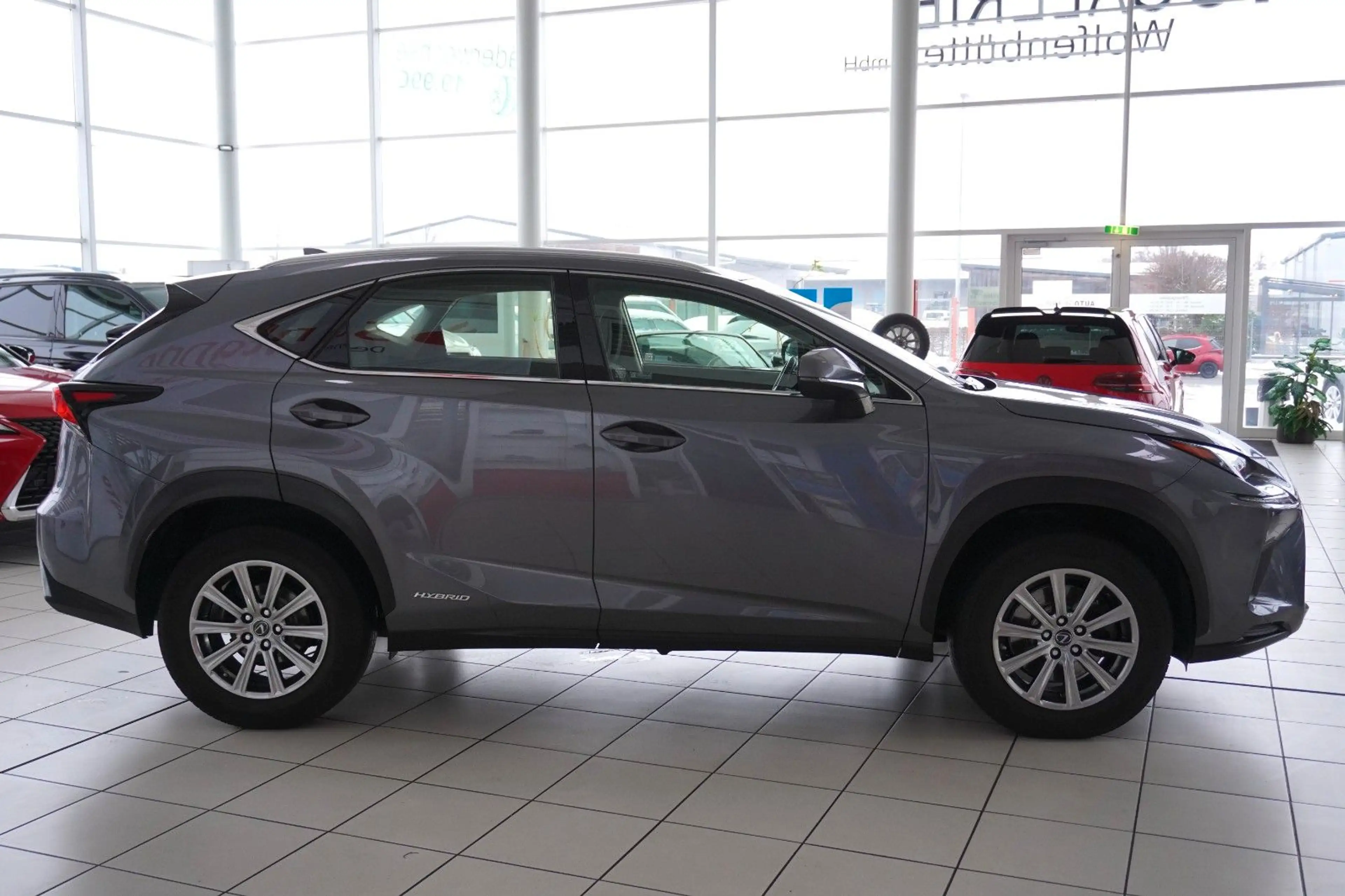 Lexus NX 300 h Amazing Edition AHK LED Kamera — photo 4