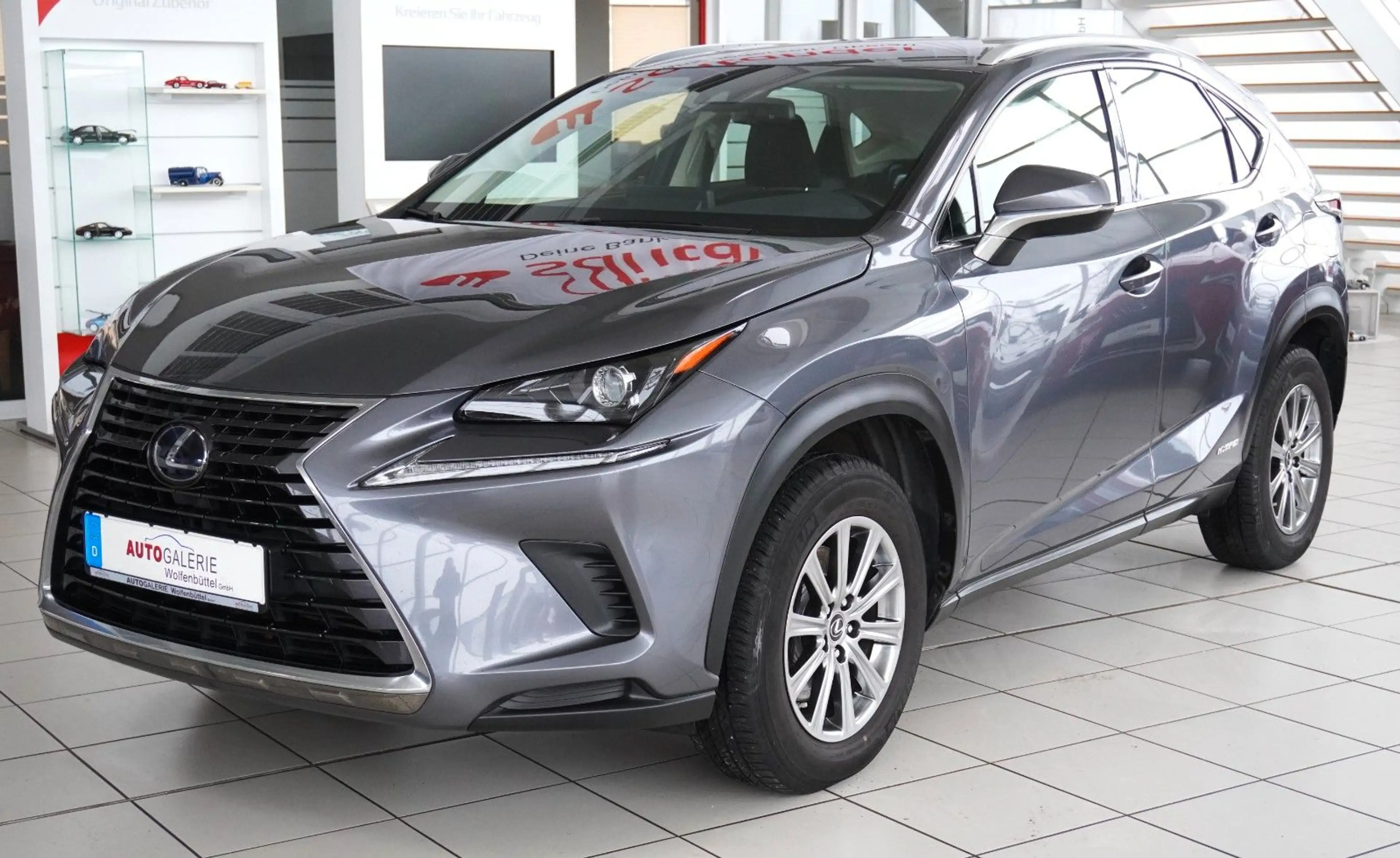 Lexus NX 300 h Amazing Edition AHK LED Kamera