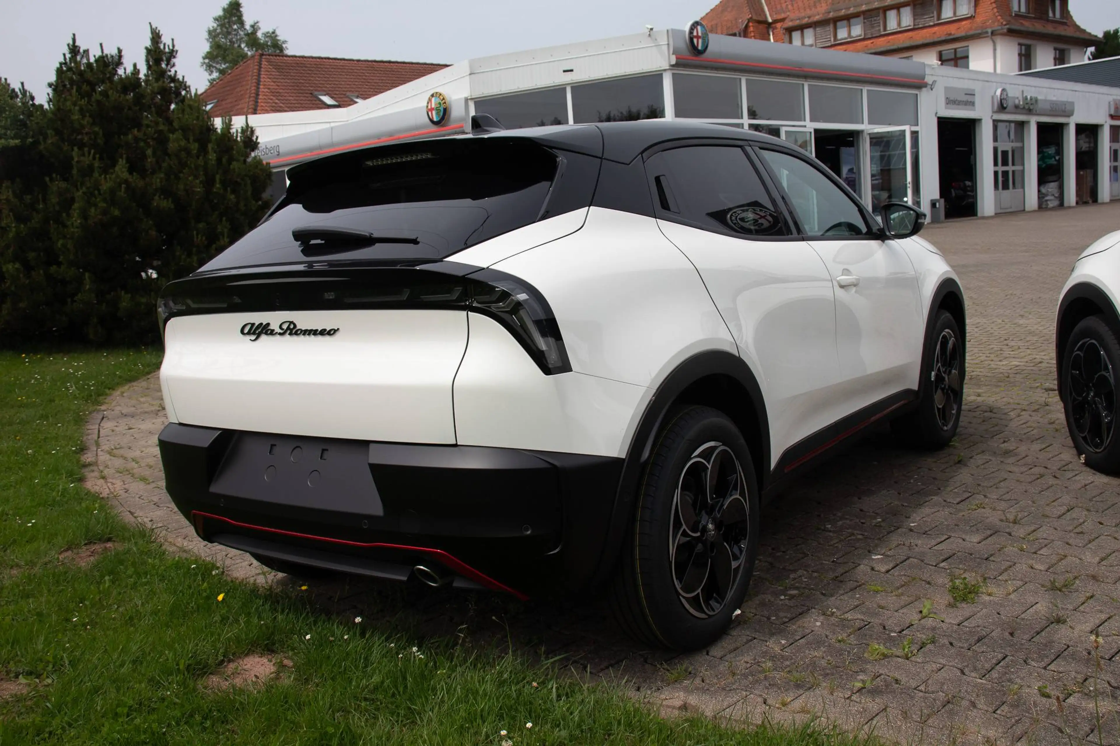 Alfa Romeo Junior Q4 Junior 1.2 VGT Ibrida Speciale Sport-Tech.-Paket — photo 4