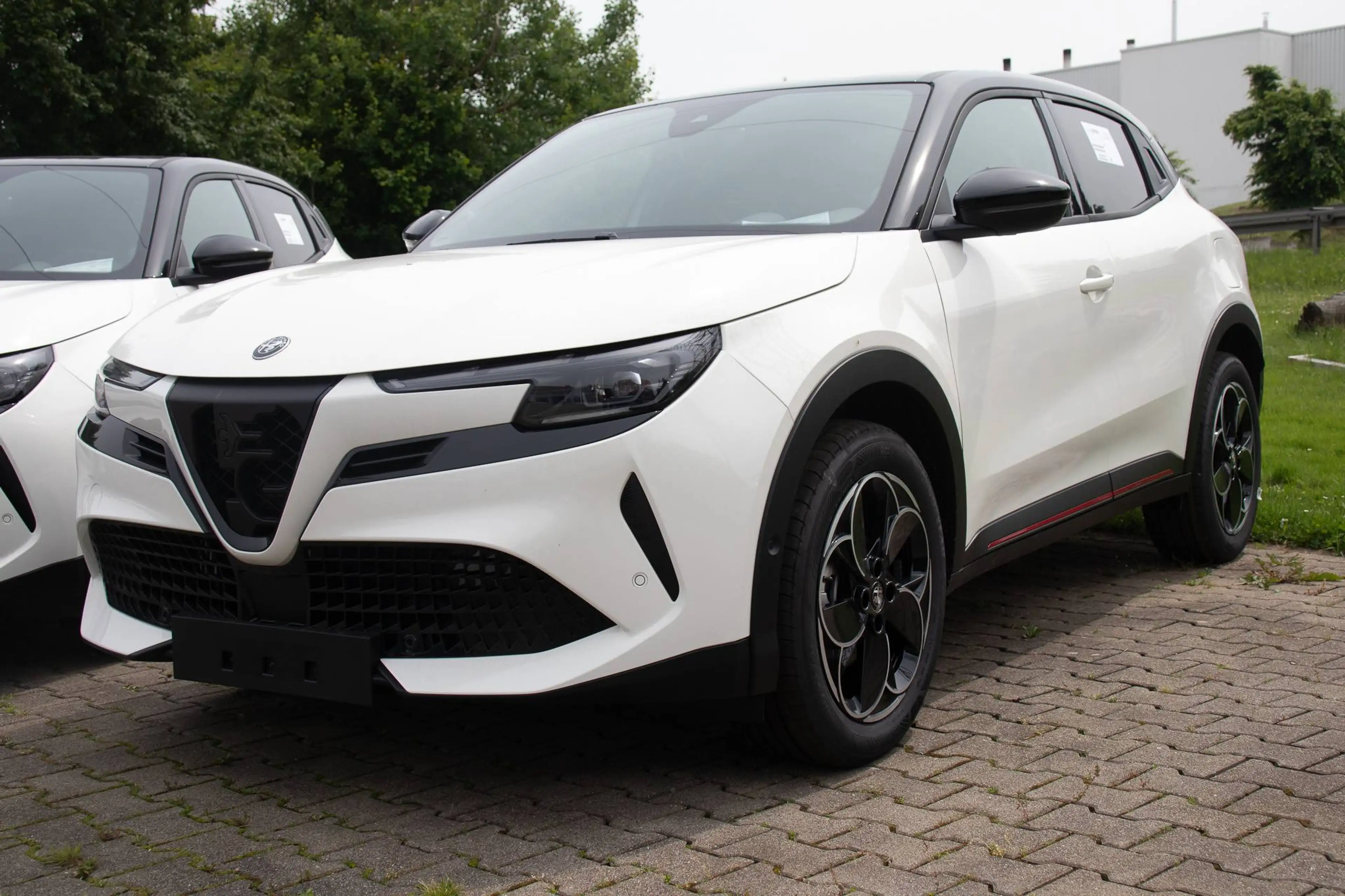 Alfa Romeo Junior Q4 Junior 1.2 VGT Ibrida Speciale Sport-Tech.-Paket