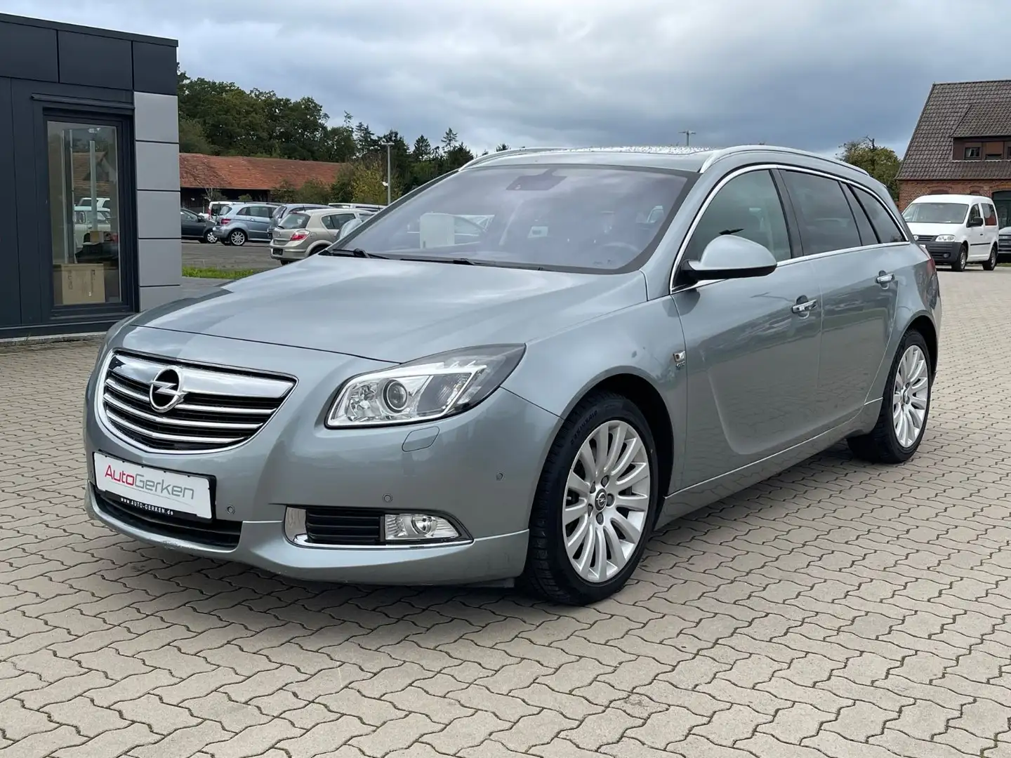 Opel Insignia A Sports Tourer 2.8 T Innovation 4x4 Silber - 2