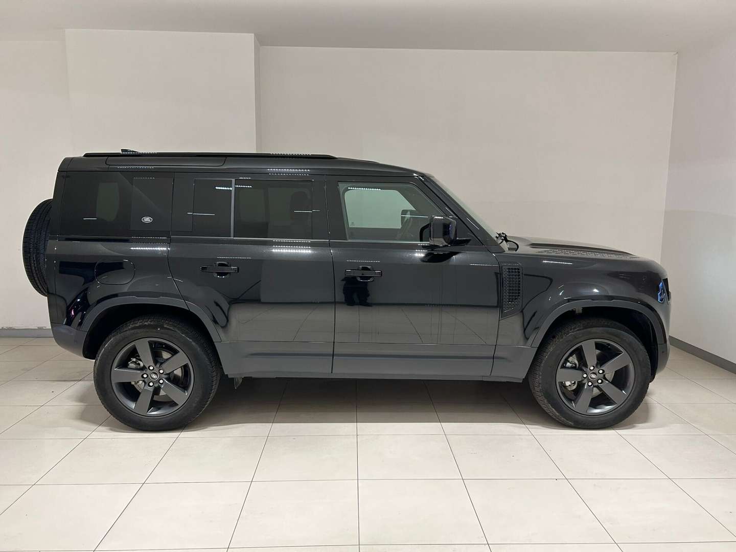 Land Rover Defender 110 SE 3.0D I6 200 CV AWD Auto -  - Joinsteer - #5