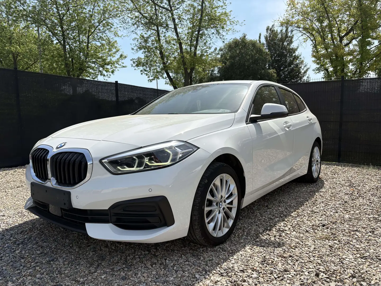 BMW 116 d AdBlue (EU6AP)  1e PROP - NAVI - CLIM - CUIR Blanc - 2