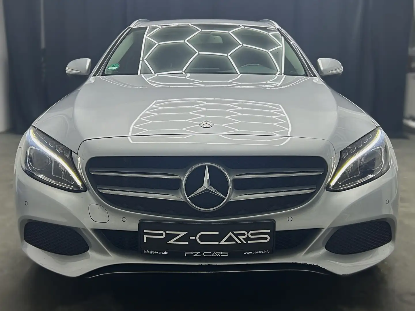 Mercedes-Benz C 220 d|Navi|LED|Sitzheizung|Tempomat|Einparkhilf Silber - 2