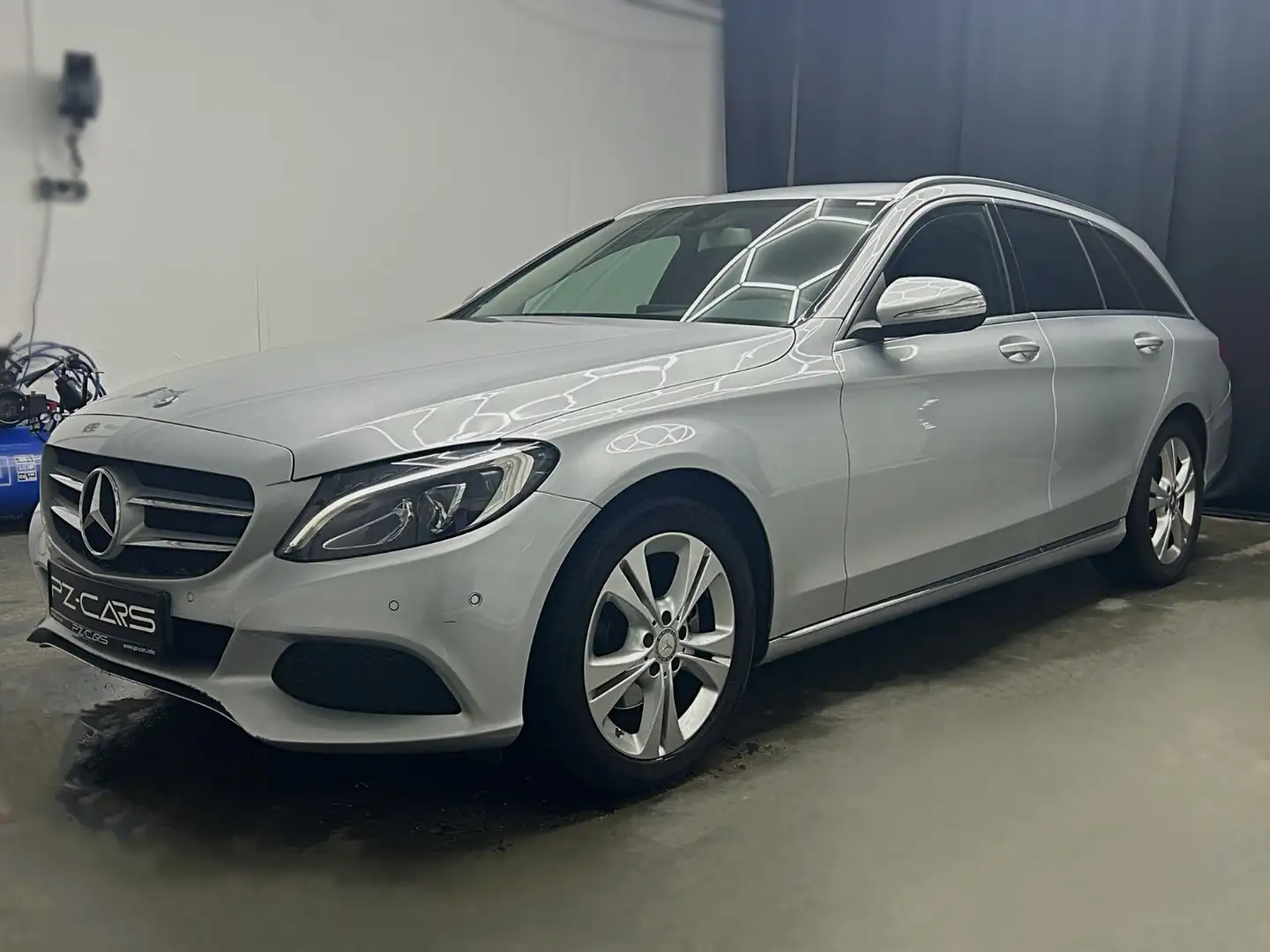 Mercedes-Benz C 220 d|Navi|LED|Sitzheizung|Tempomat|Einparkhilf Silber - 1
