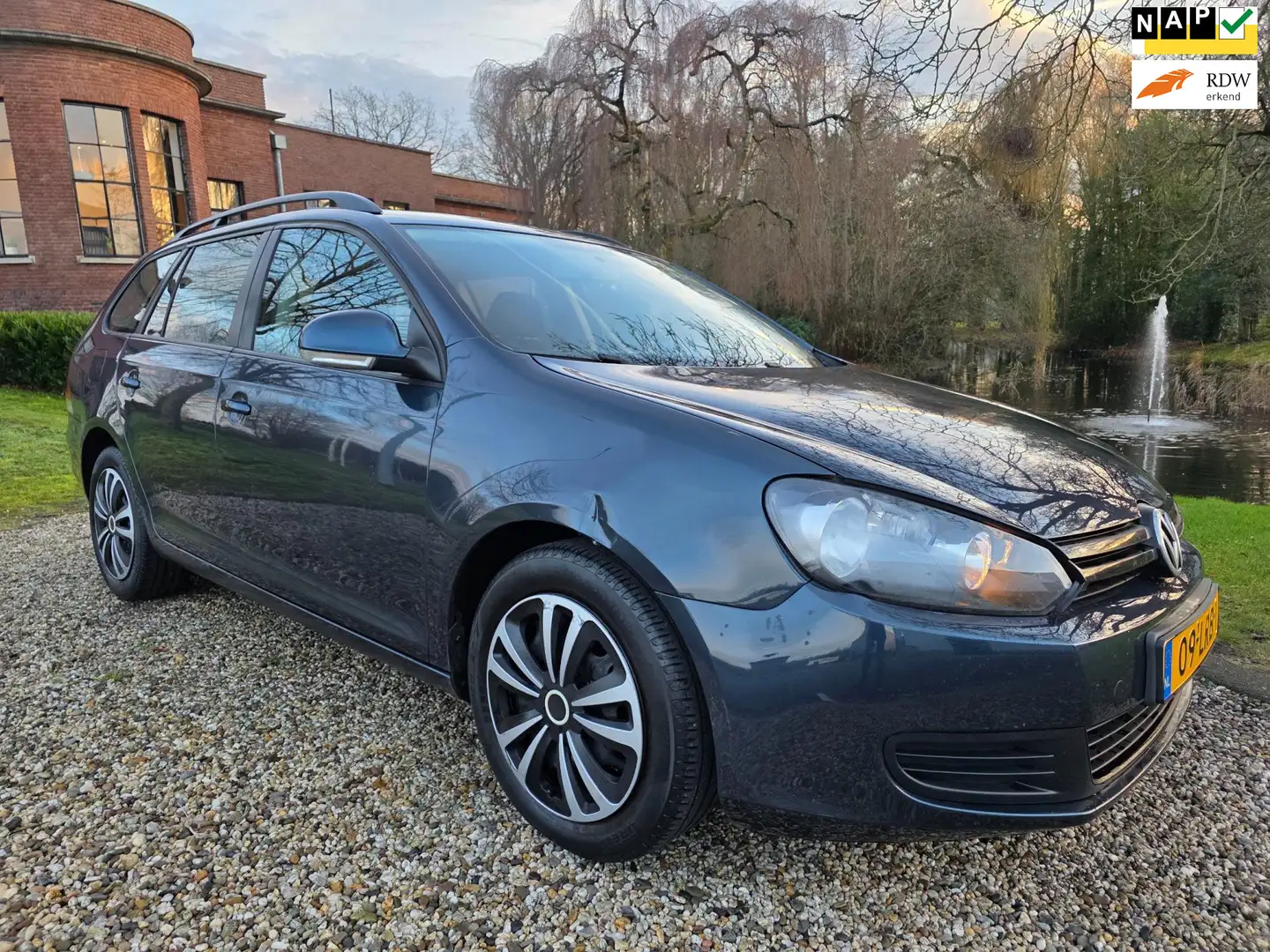 Volkswagen Golf Variant 1.2 TSI Trendline BlueMotion Grau - 1