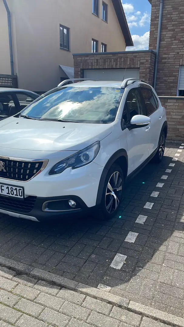 Peugeot 2008 2008 PureTech 110 GPF Stop Weiß - 1