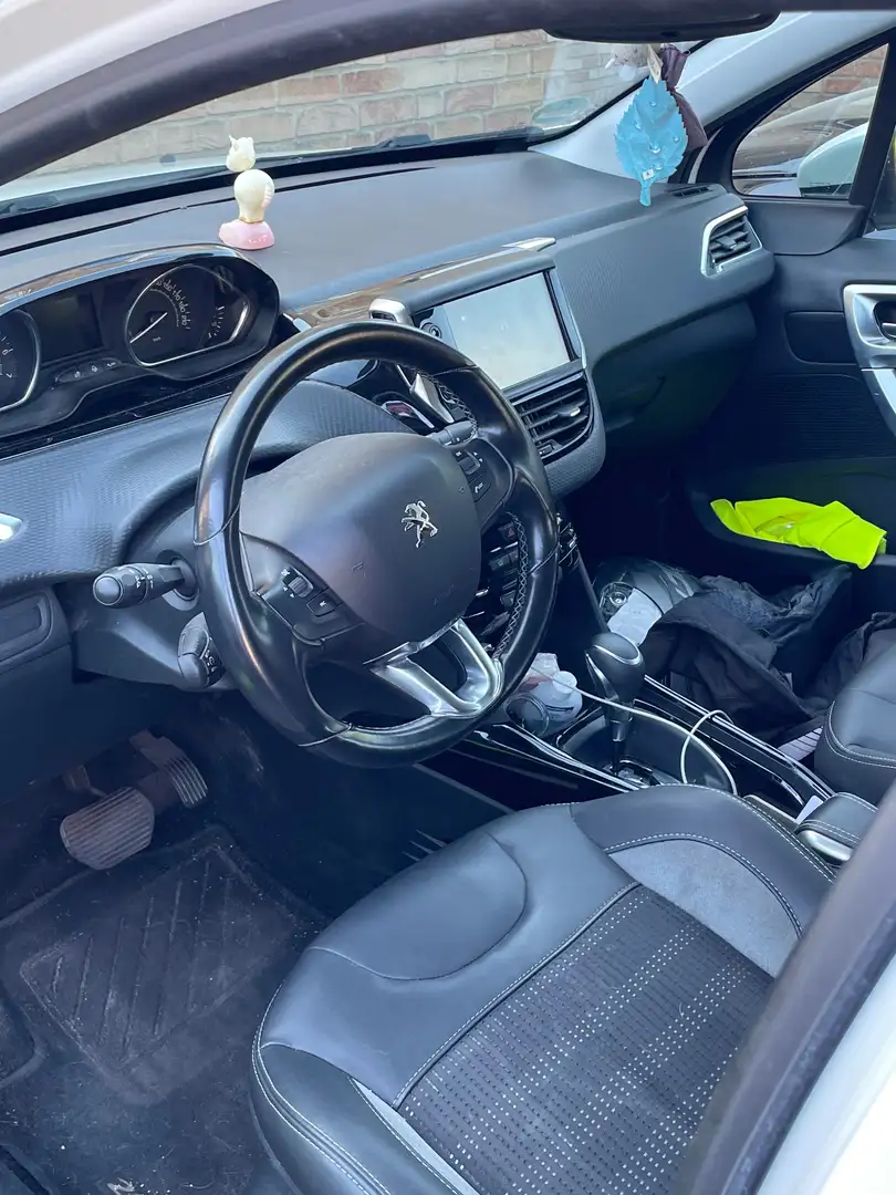Peugeot 2008 2008 PureTech 110 GPF Stop Weiß - 2